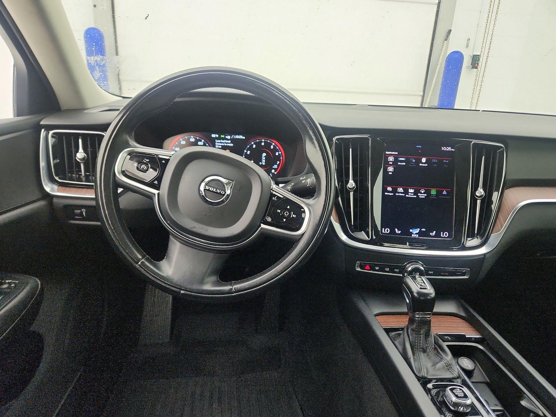 Thumbnail: 2021 Volvo S60 - 10