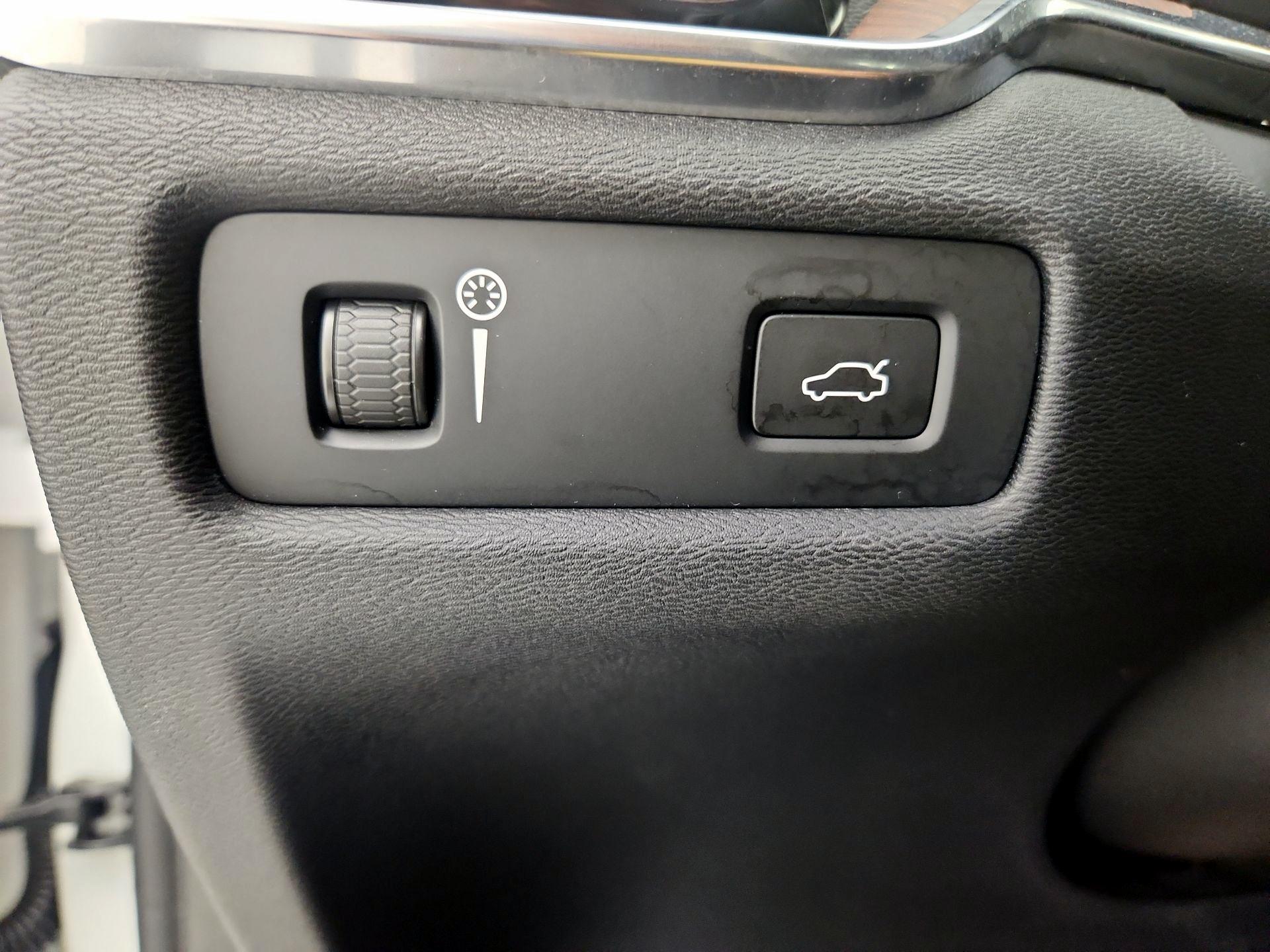 Thumbnail: 2021 Volvo S60 - 13