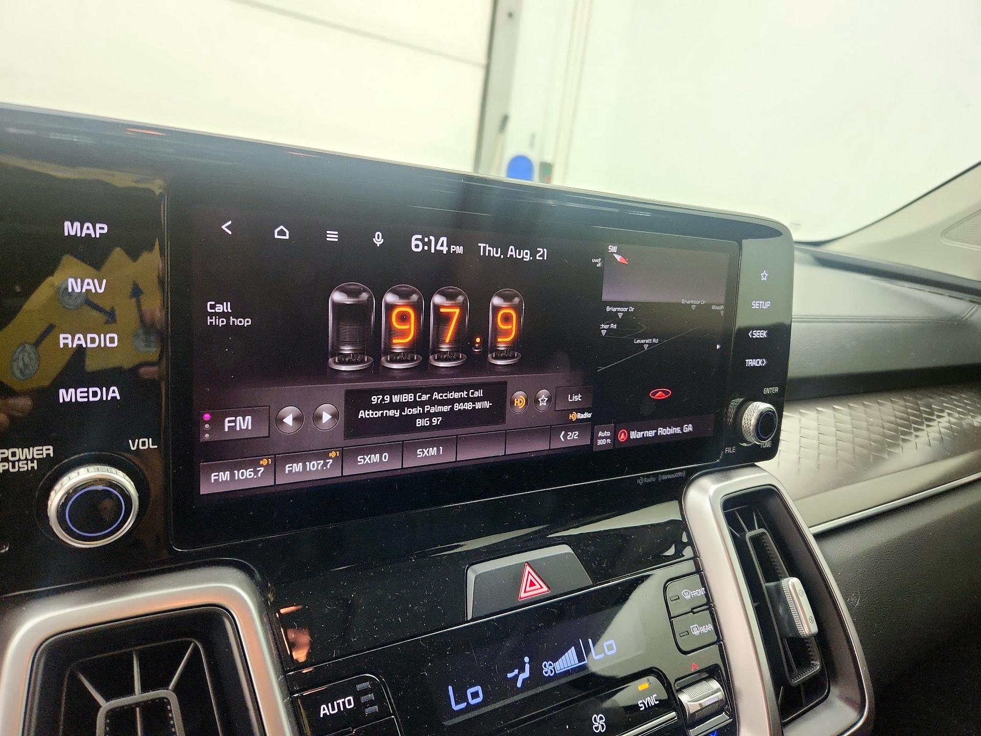 Thumbnail: 2022 Kia Sorento - 16