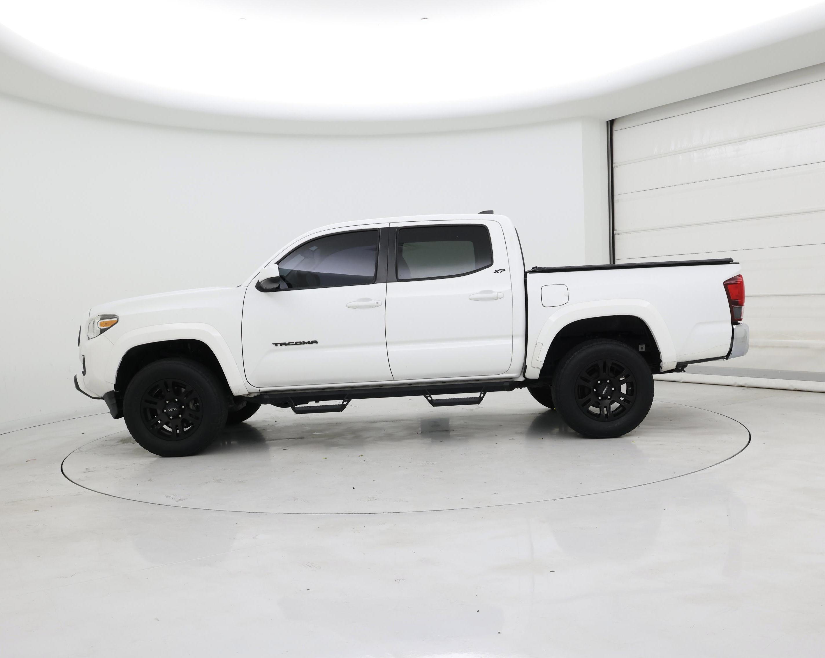 Thumbnail: 2020 Toyota Tacoma - 3