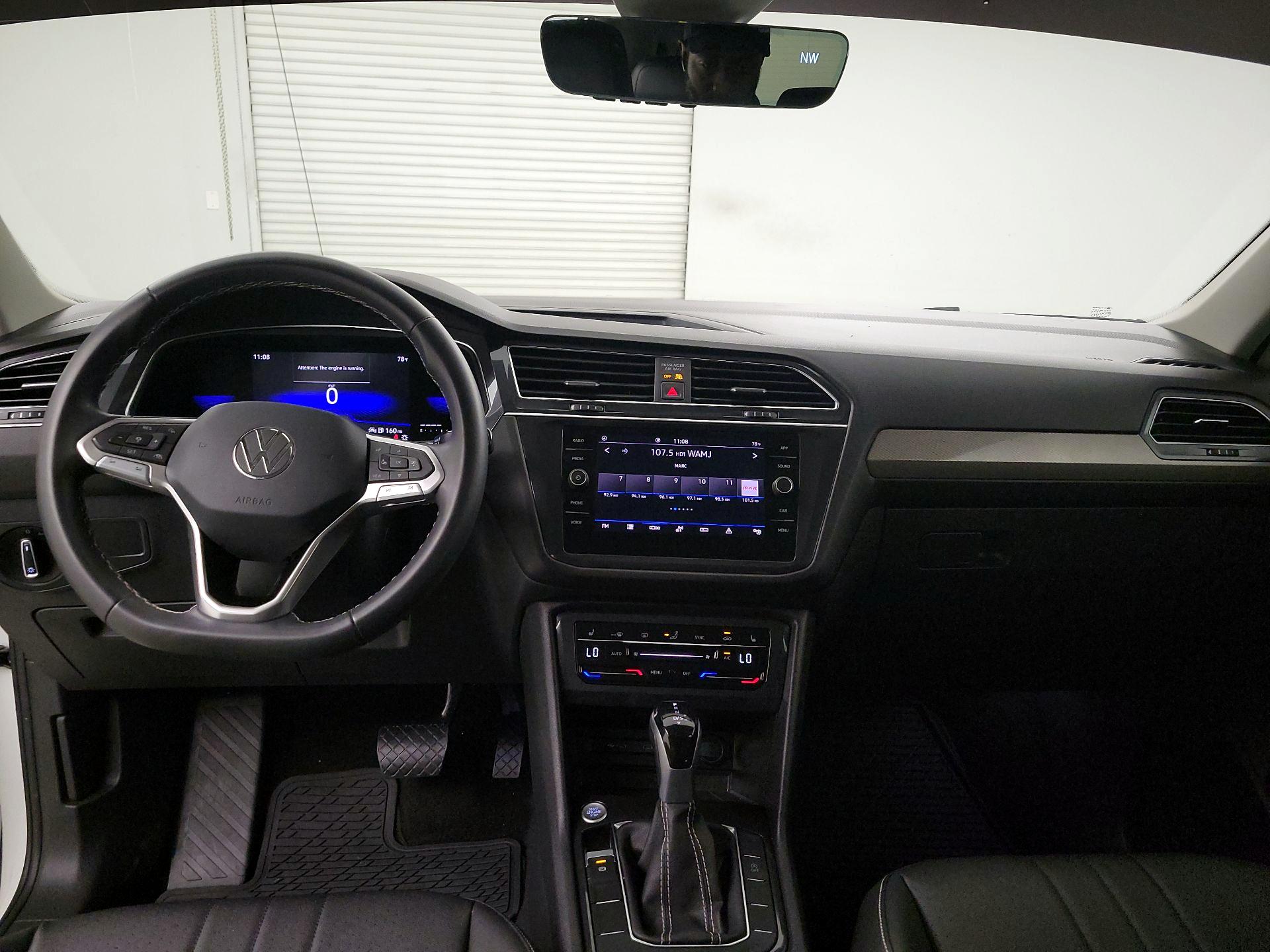 Thumbnail: 2023 Volkswagen Tiguan - 9