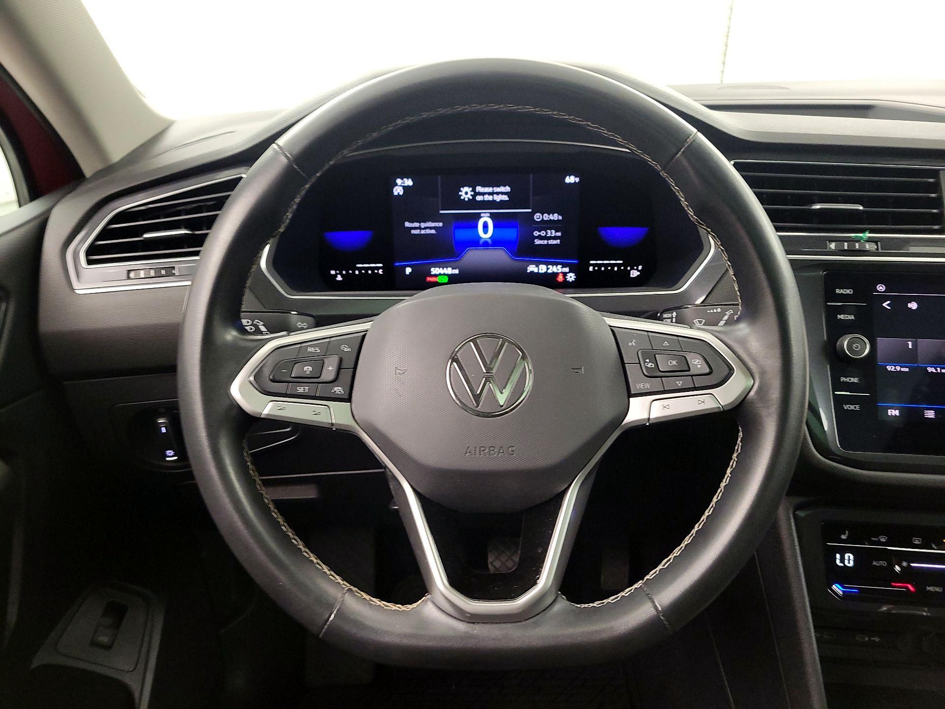 Thumbnail: 2022 Volkswagen Tiguan - 10