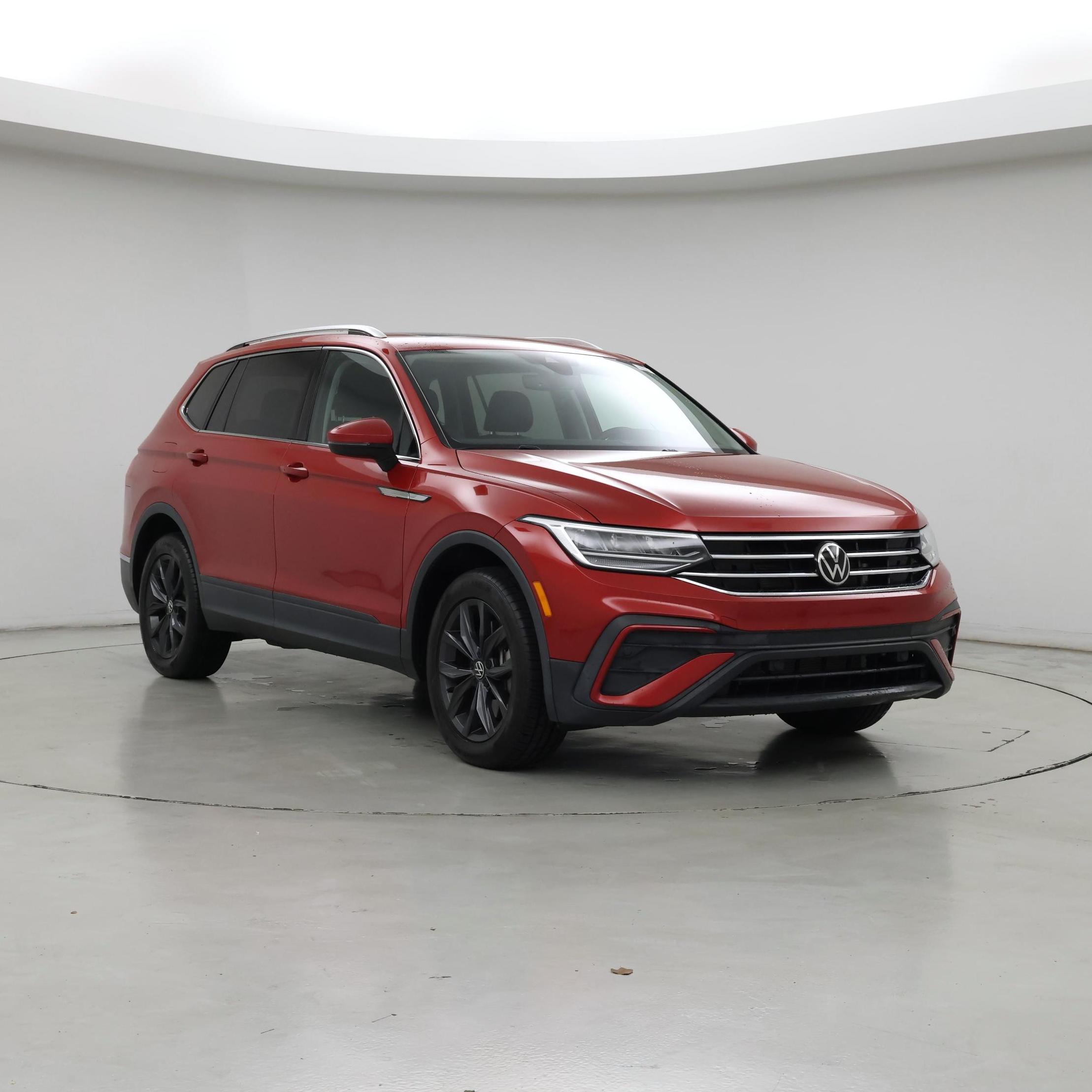 Thumbnail: 2022 Volkswagen Tiguan - 4