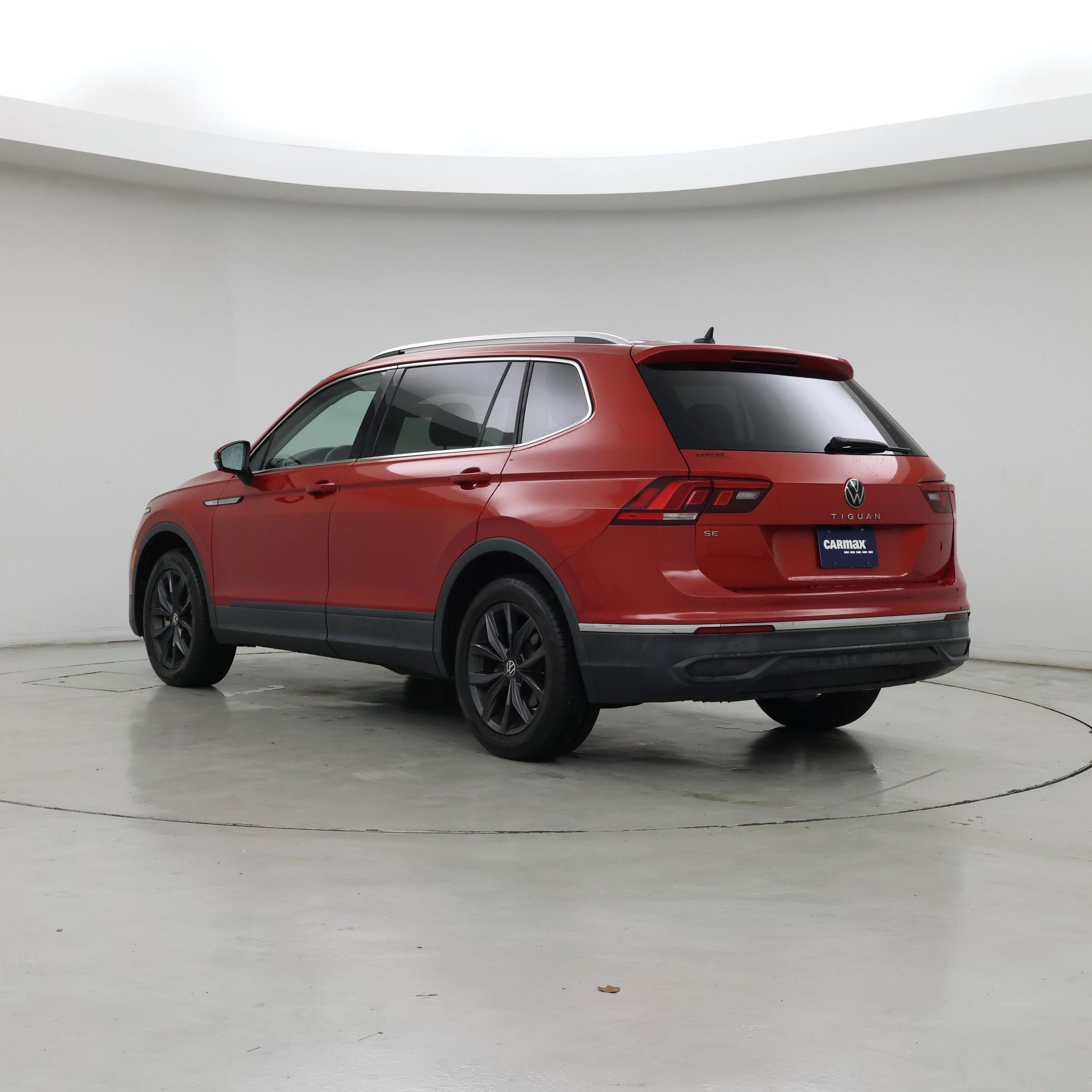 Thumbnail: 2022 Volkswagen Tiguan - 8