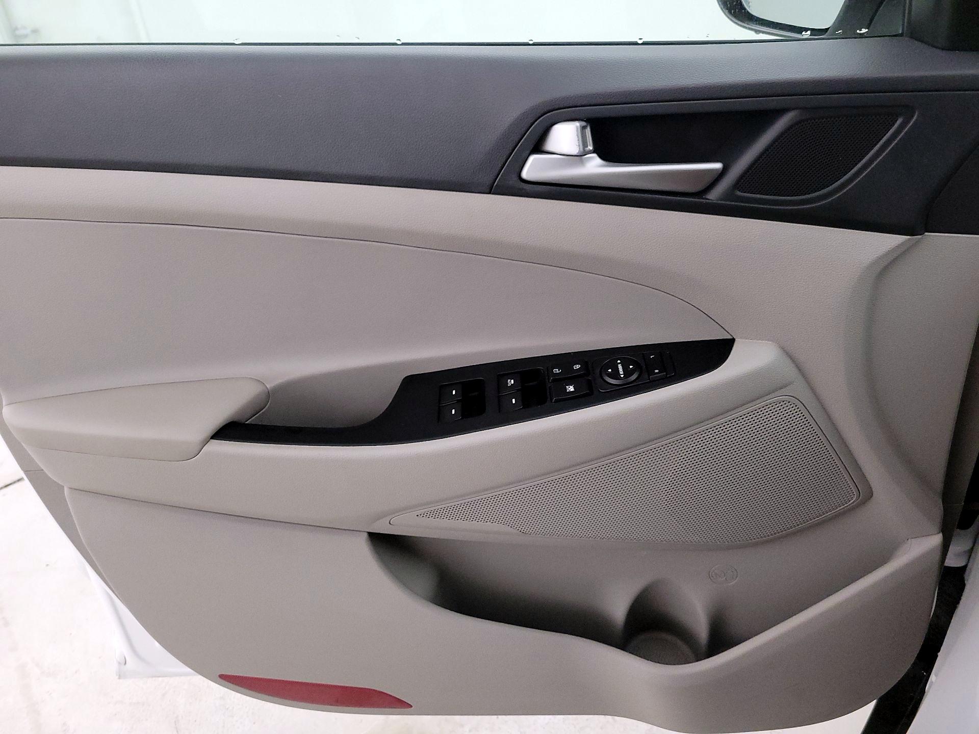 Thumbnail: 2020 Hyundai Tucson - 10