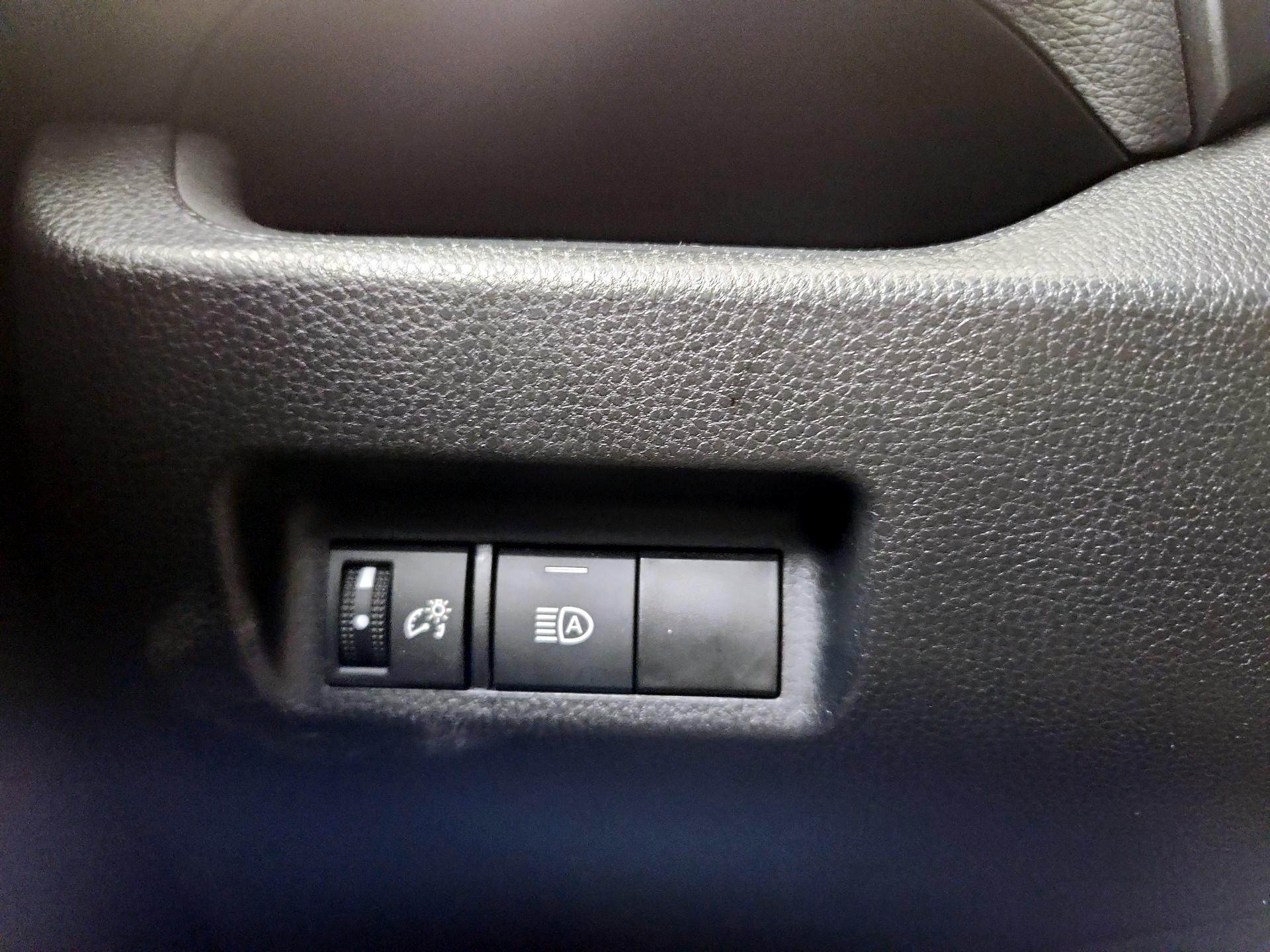 Thumbnail: 2021 Toyota RAV4 - 13