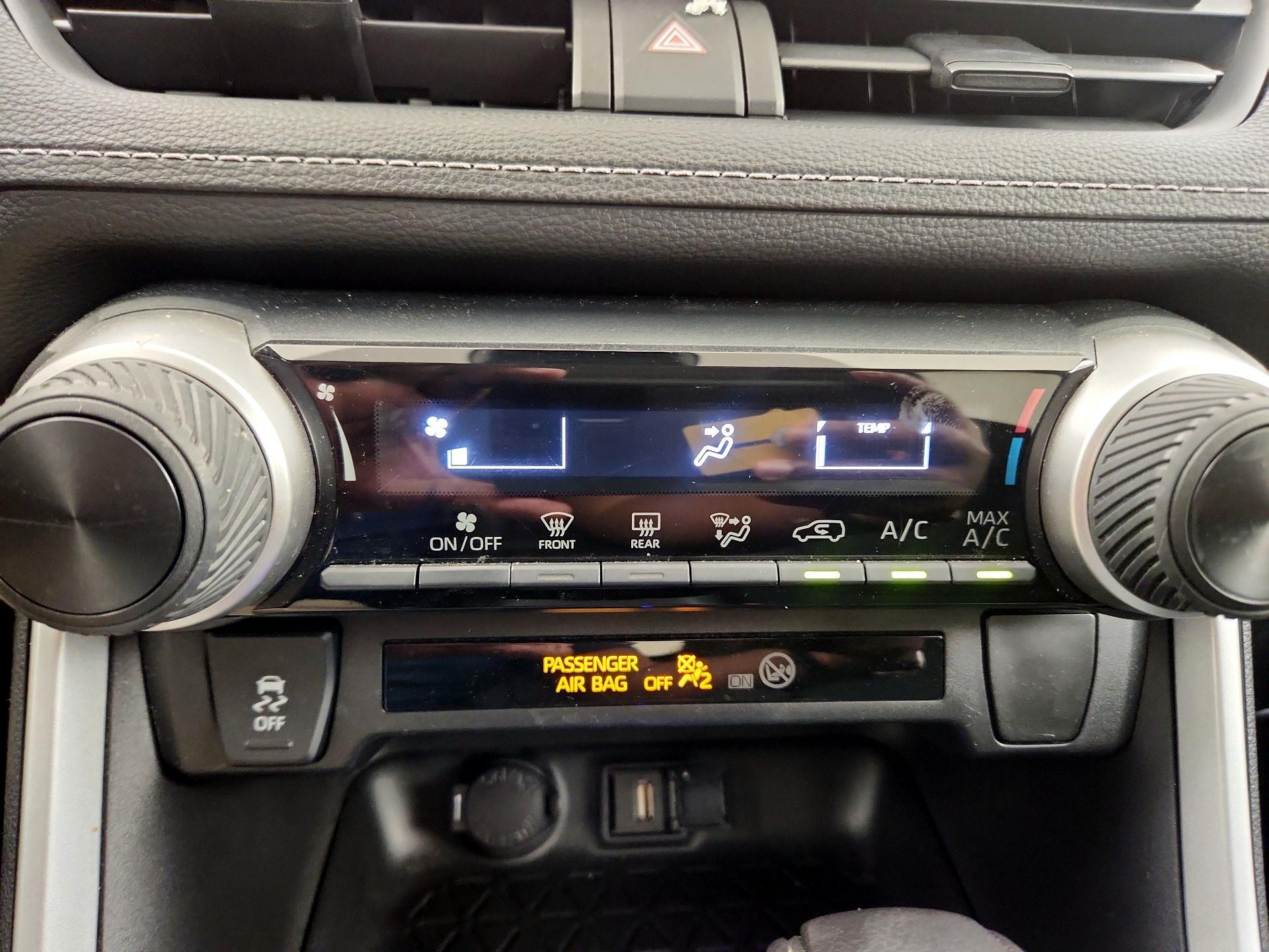 Thumbnail: 2021 Toyota RAV4 - 16