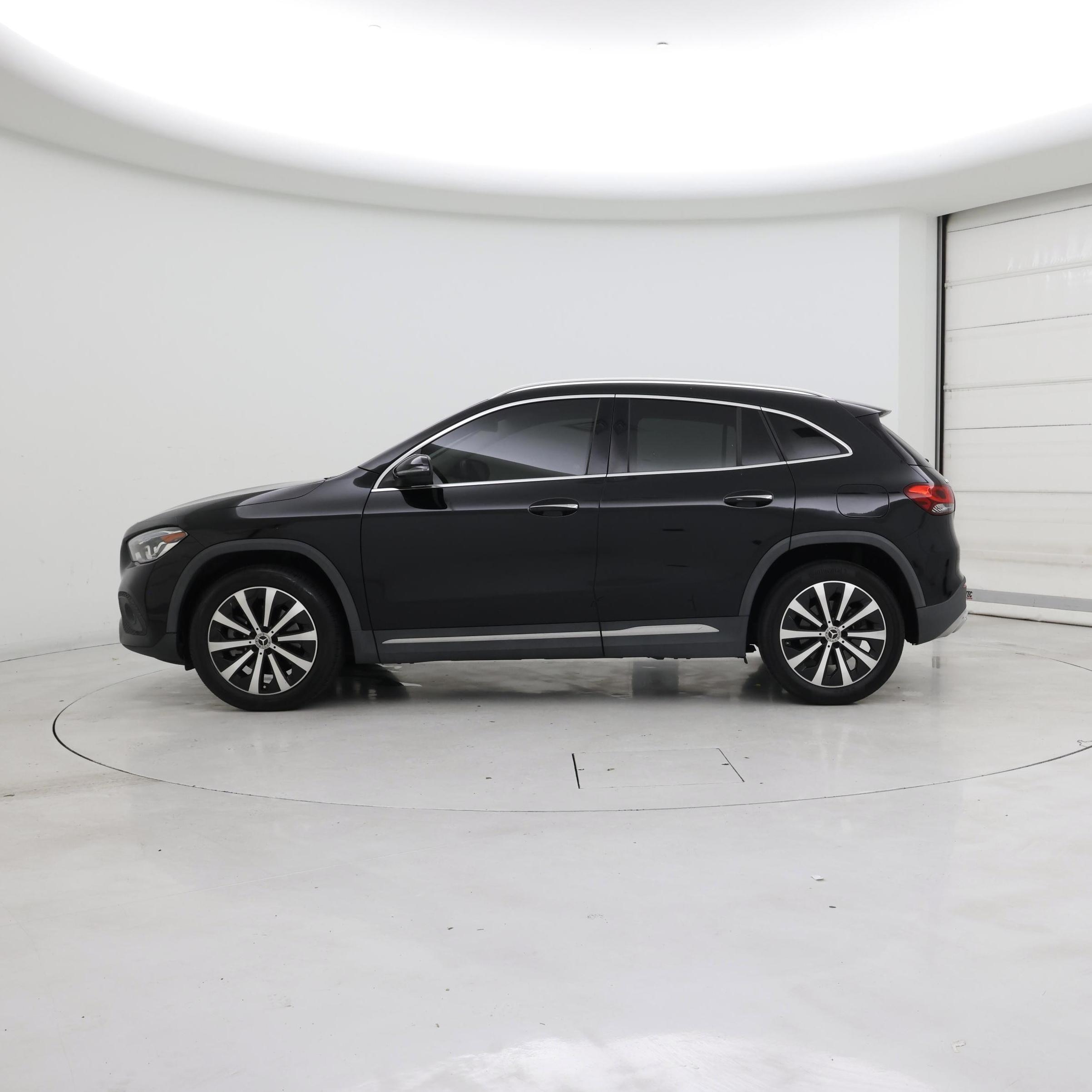 Thumbnail: 2021 Mercedes-Benz GLA - 3