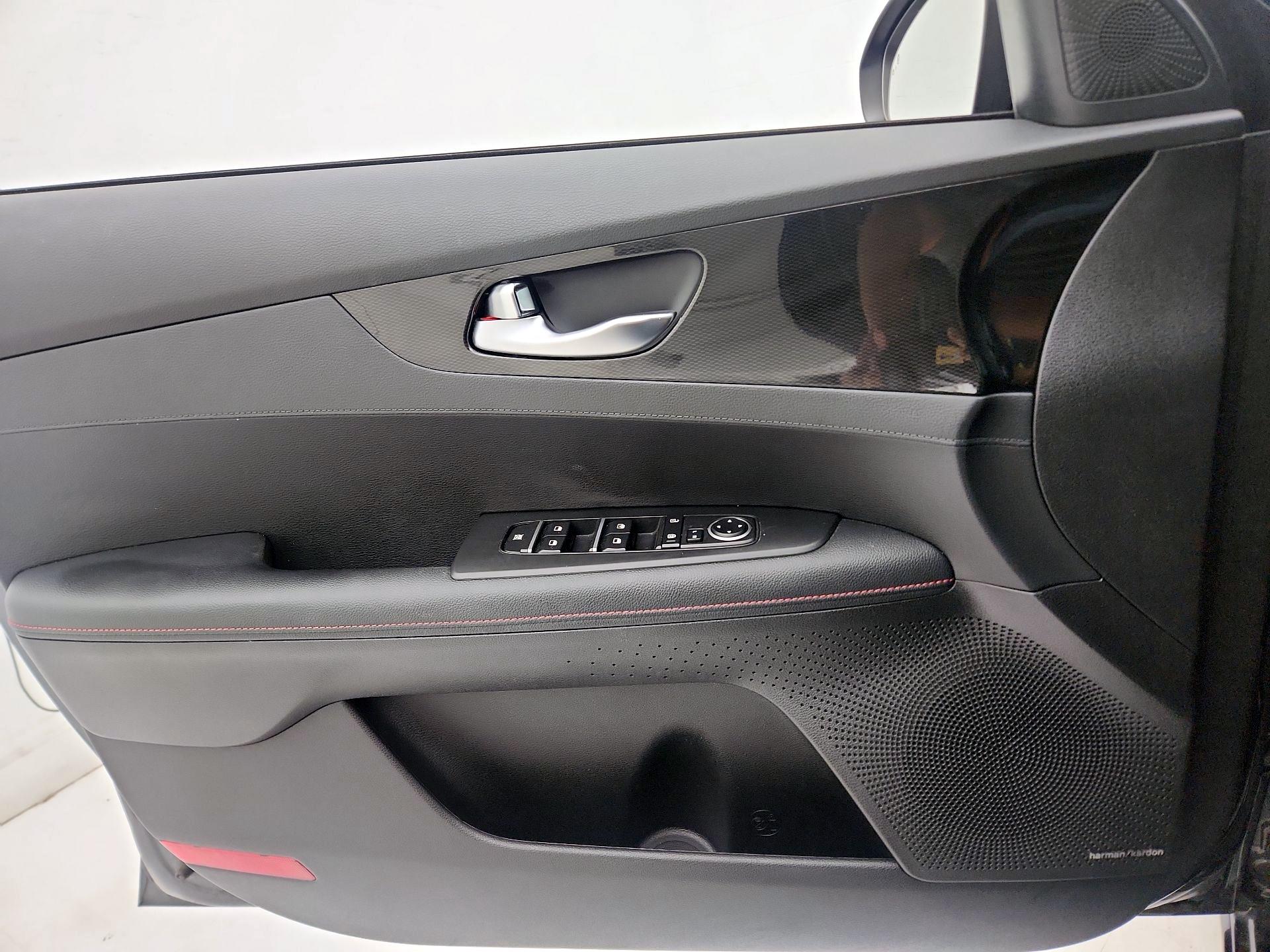 Thumbnail: 2023 Kia Forte - 12