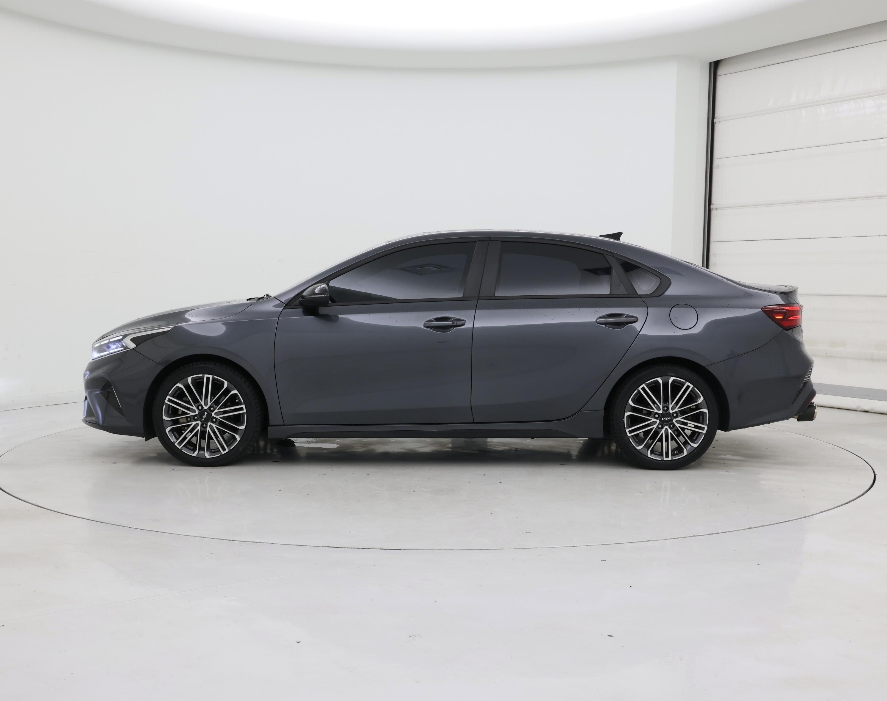 Thumbnail: 2023 Kia Forte - 3