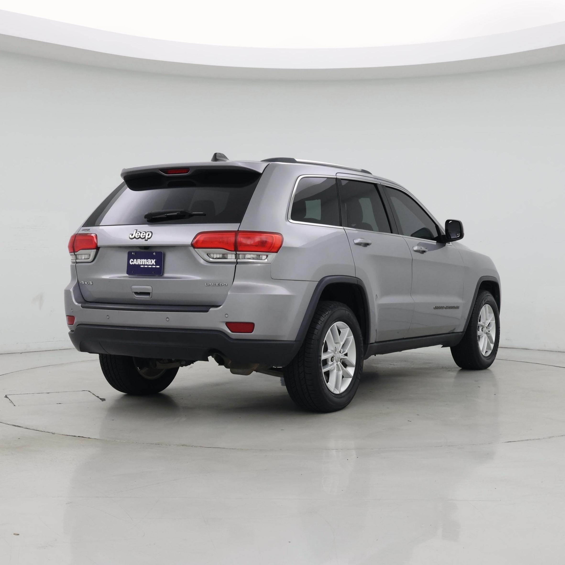 Thumbnail: 2017 Jeep Grand Cherokee - 8