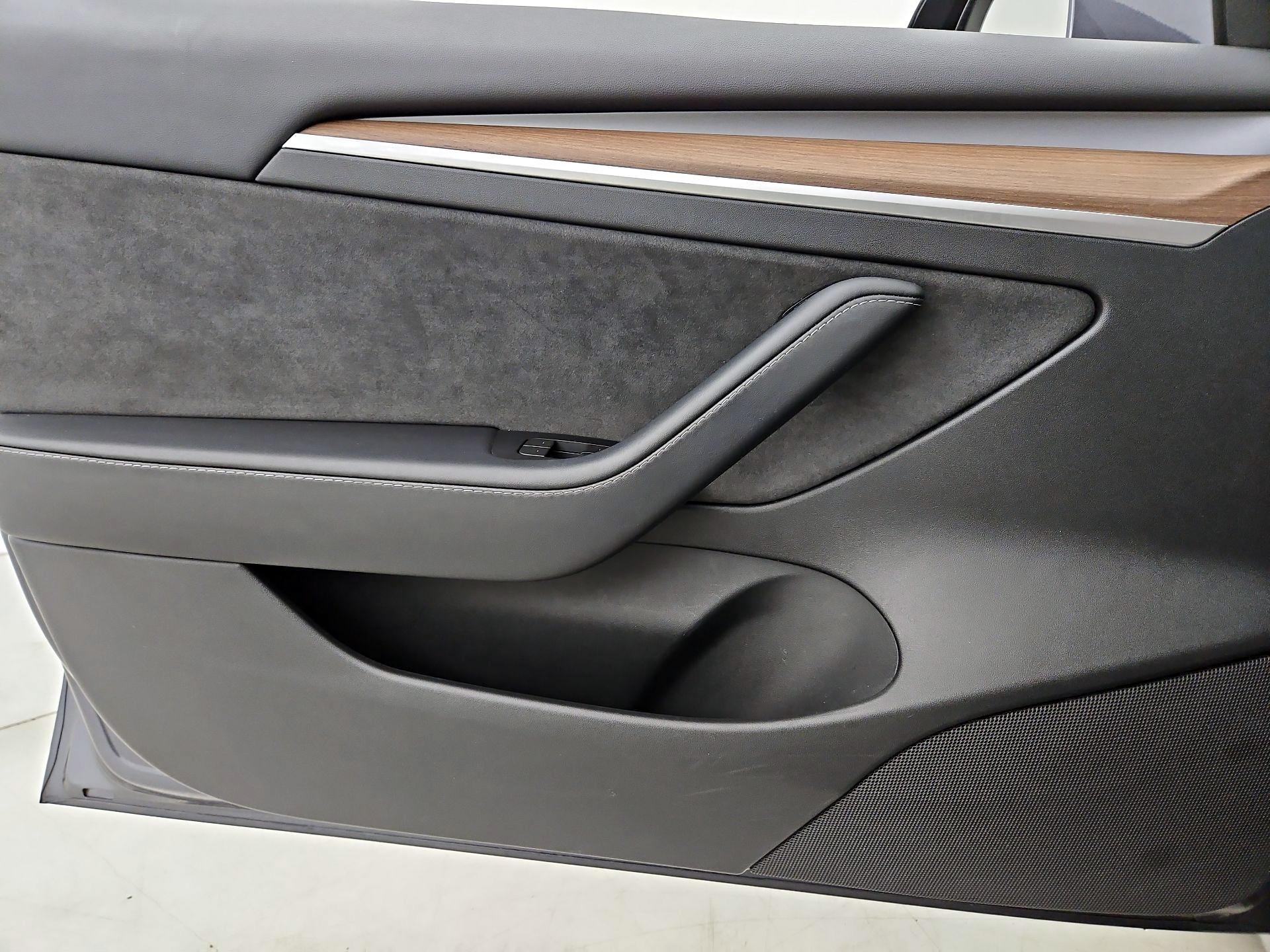 Thumbnail: 2023 Tesla Model 3 - 12