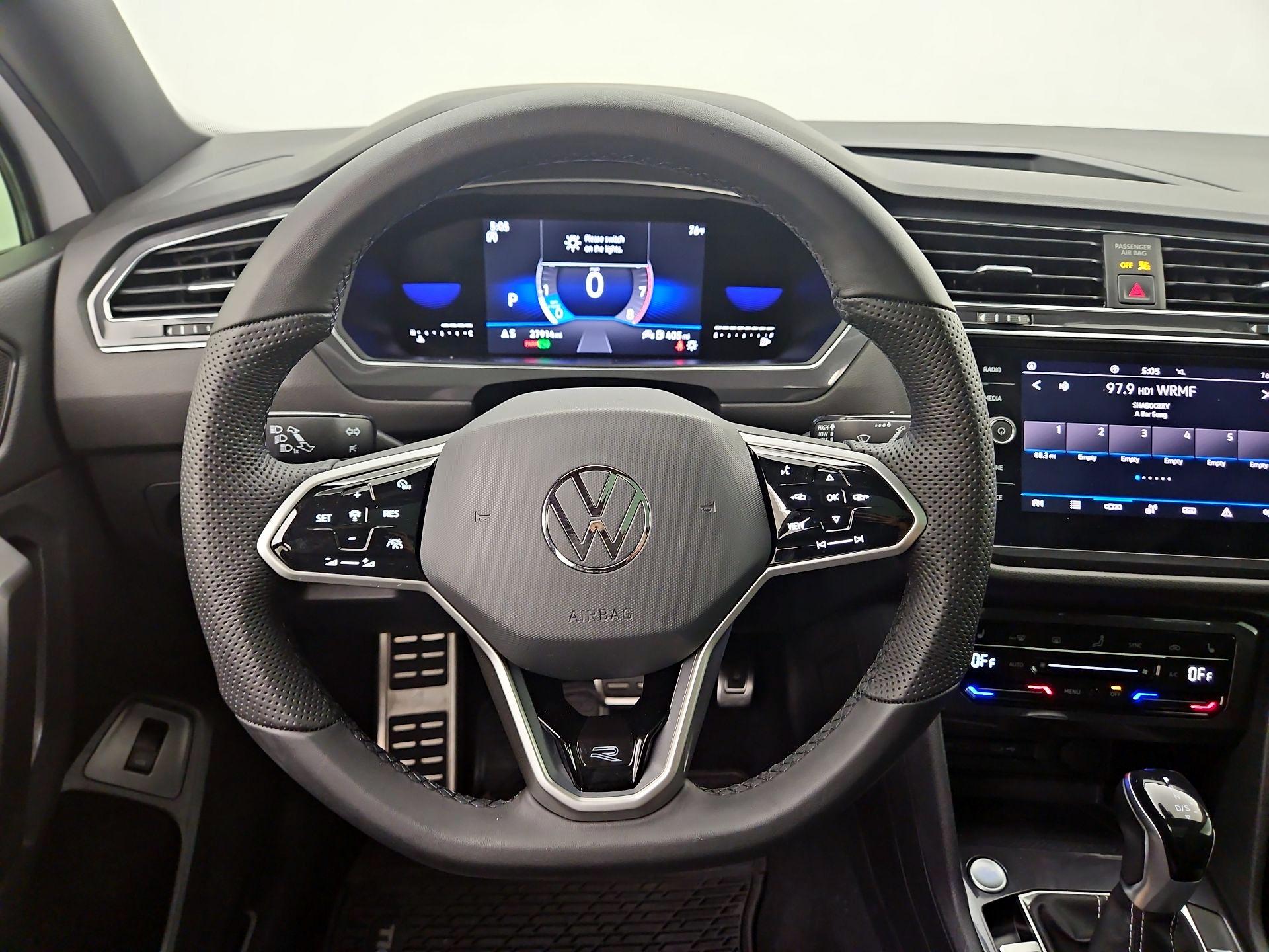 Thumbnail: 2022 Volkswagen Tiguan - 10