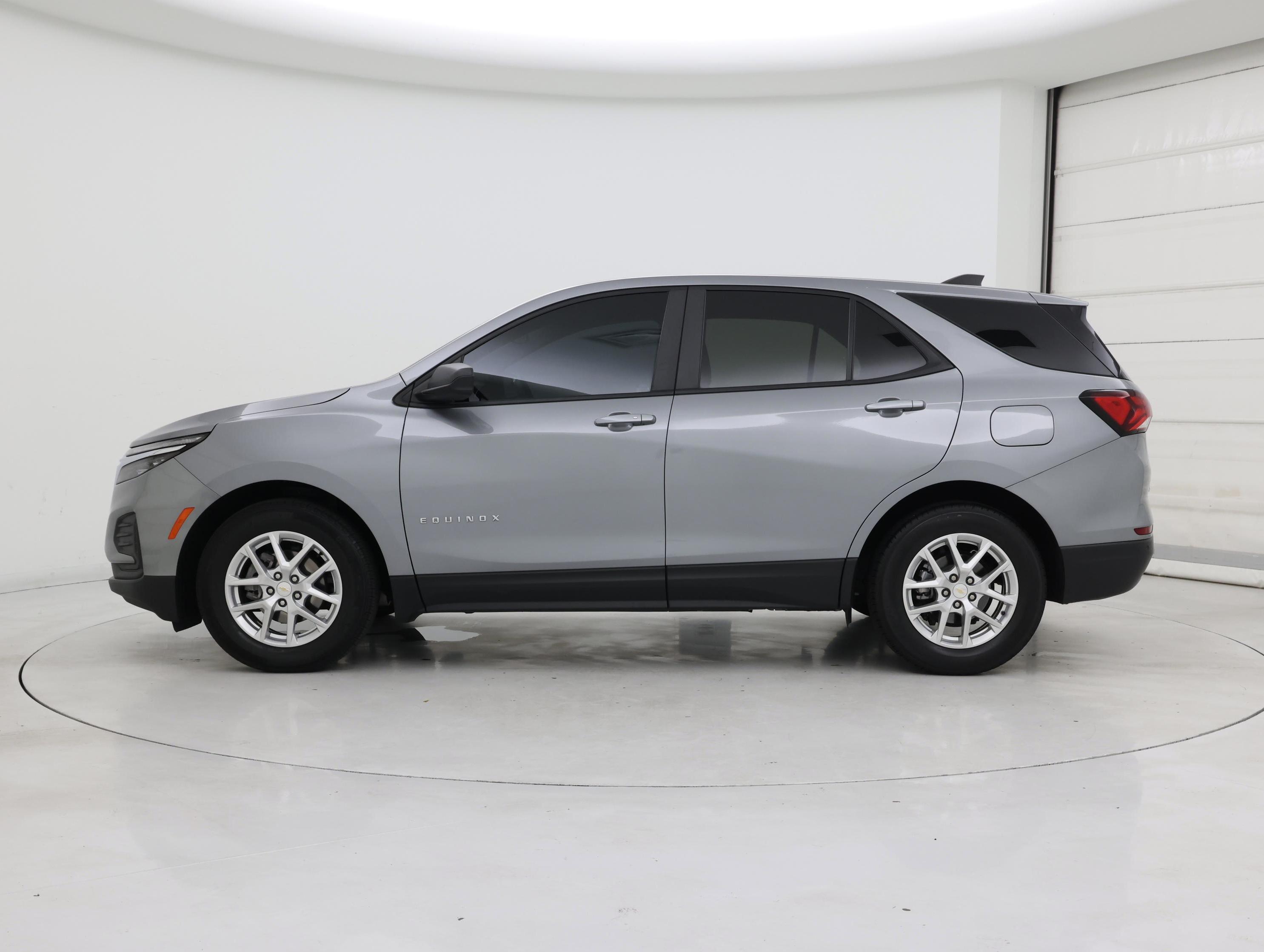 Thumbnail: 2023 Chevrolet Equinox - 3