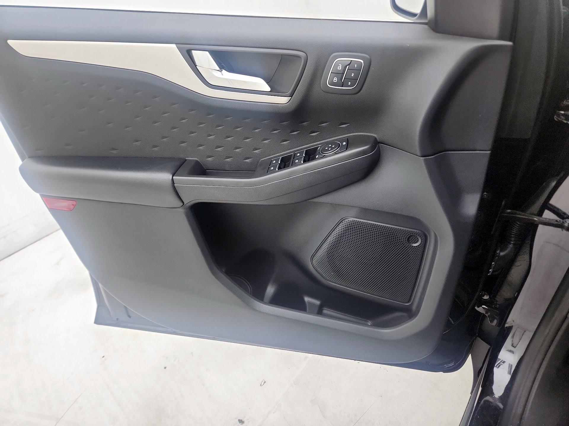 Thumbnail: 2020 Ford Escape - 12