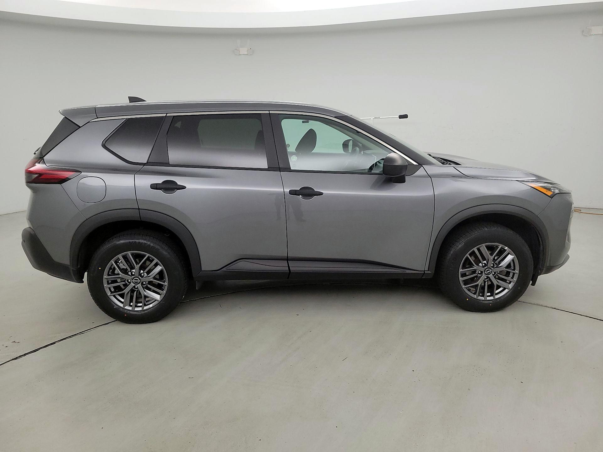 Thumbnail: 2023 Nissan Rogue - 4