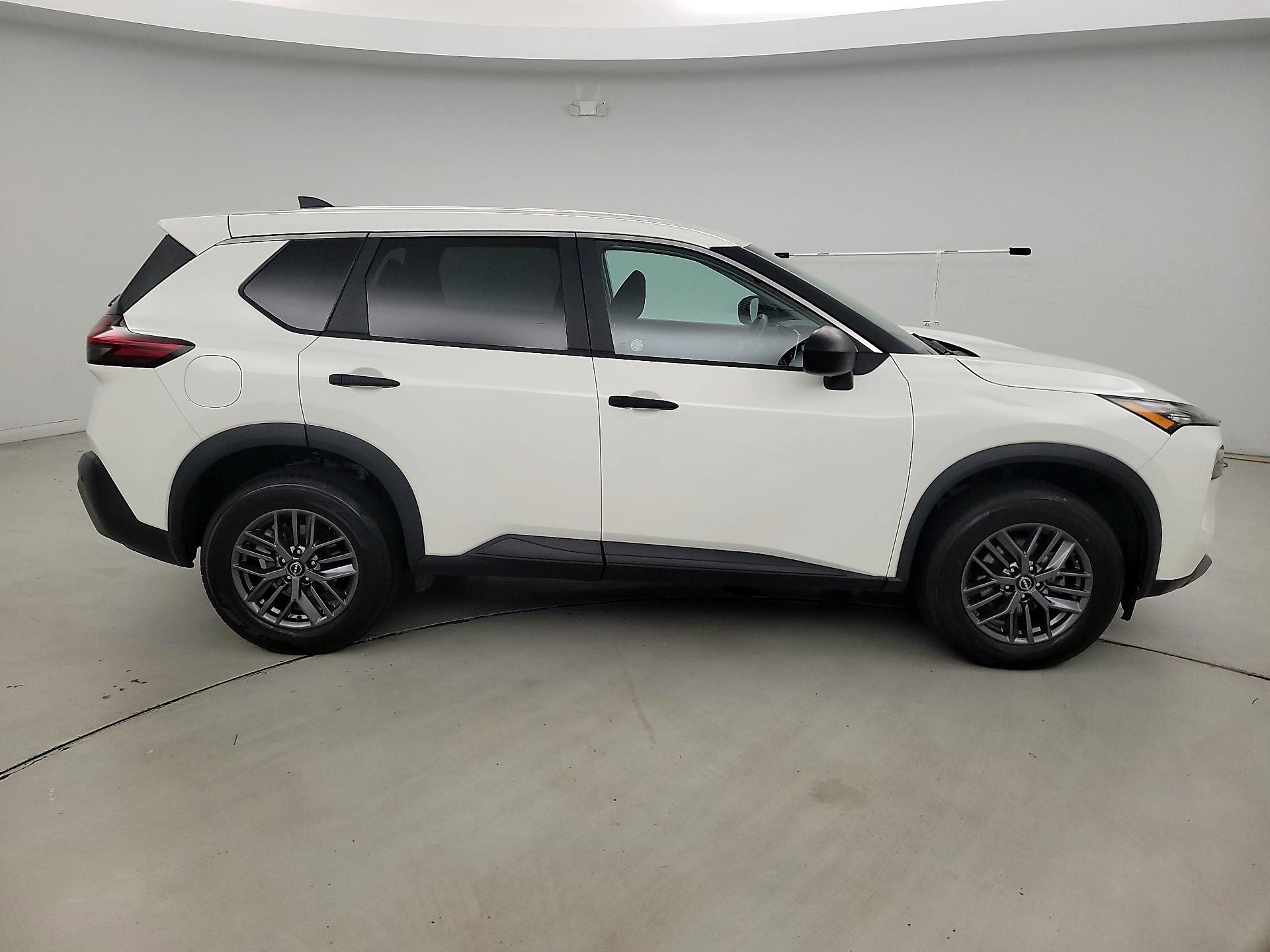 Thumbnail: 2023 Nissan Rogue - 4