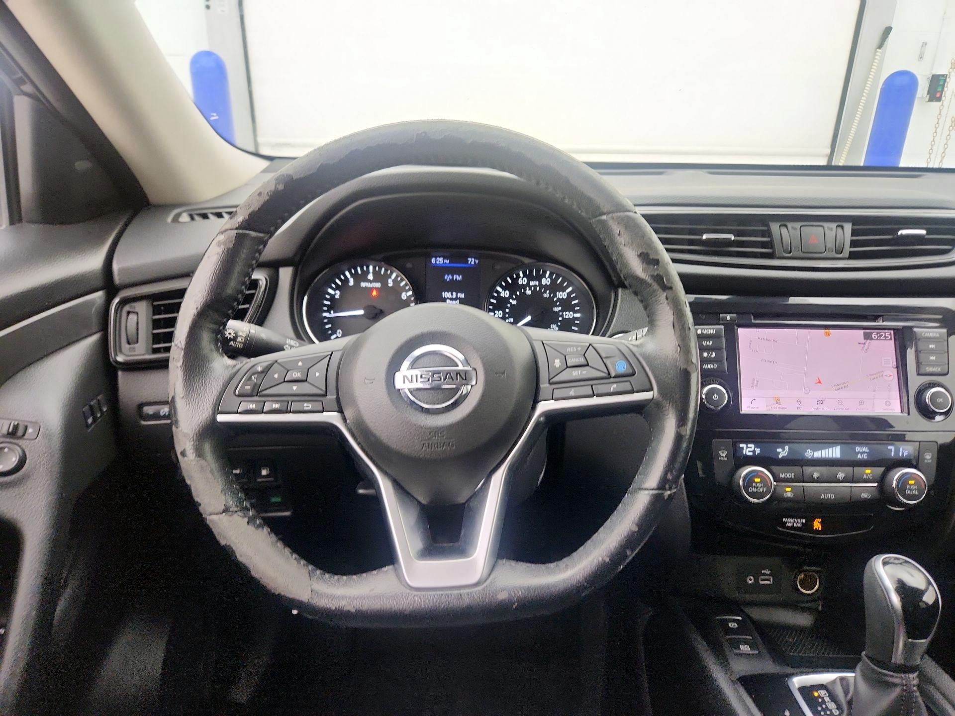 Thumbnail: 2020 Nissan Rogue - 10