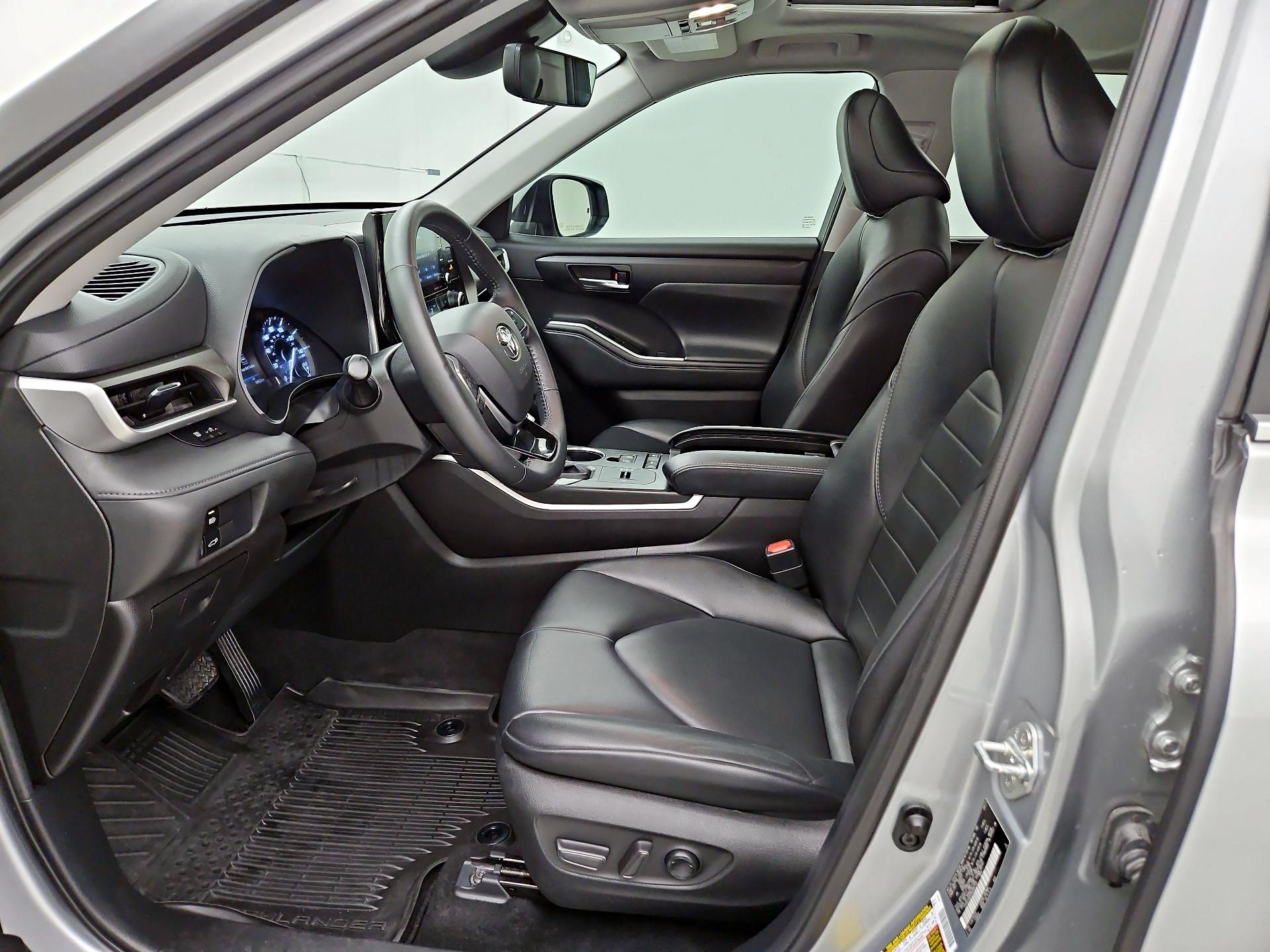 Thumbnail: 2021 Toyota Highlander - 11