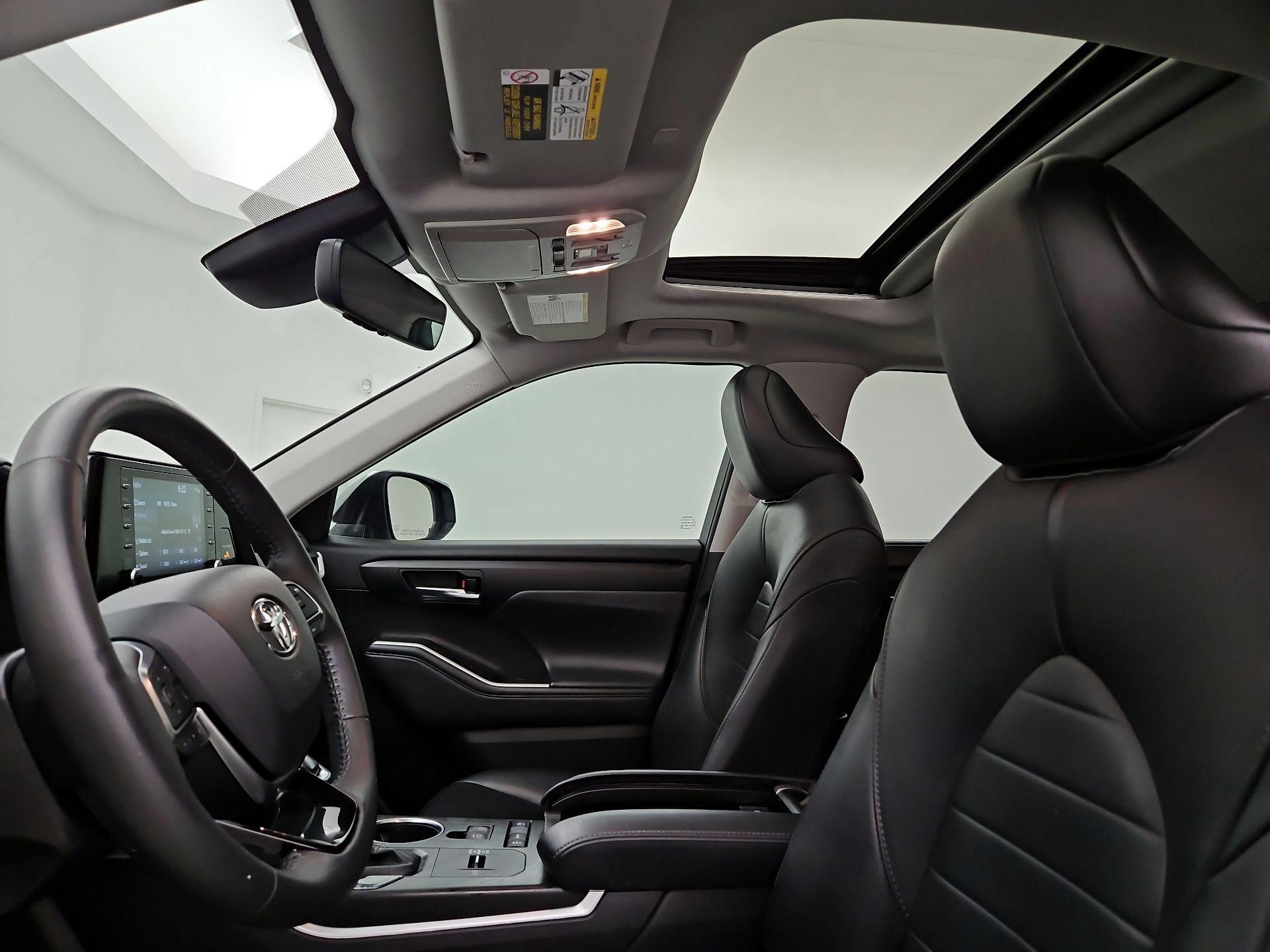 Thumbnail: 2021 Toyota Highlander - 19