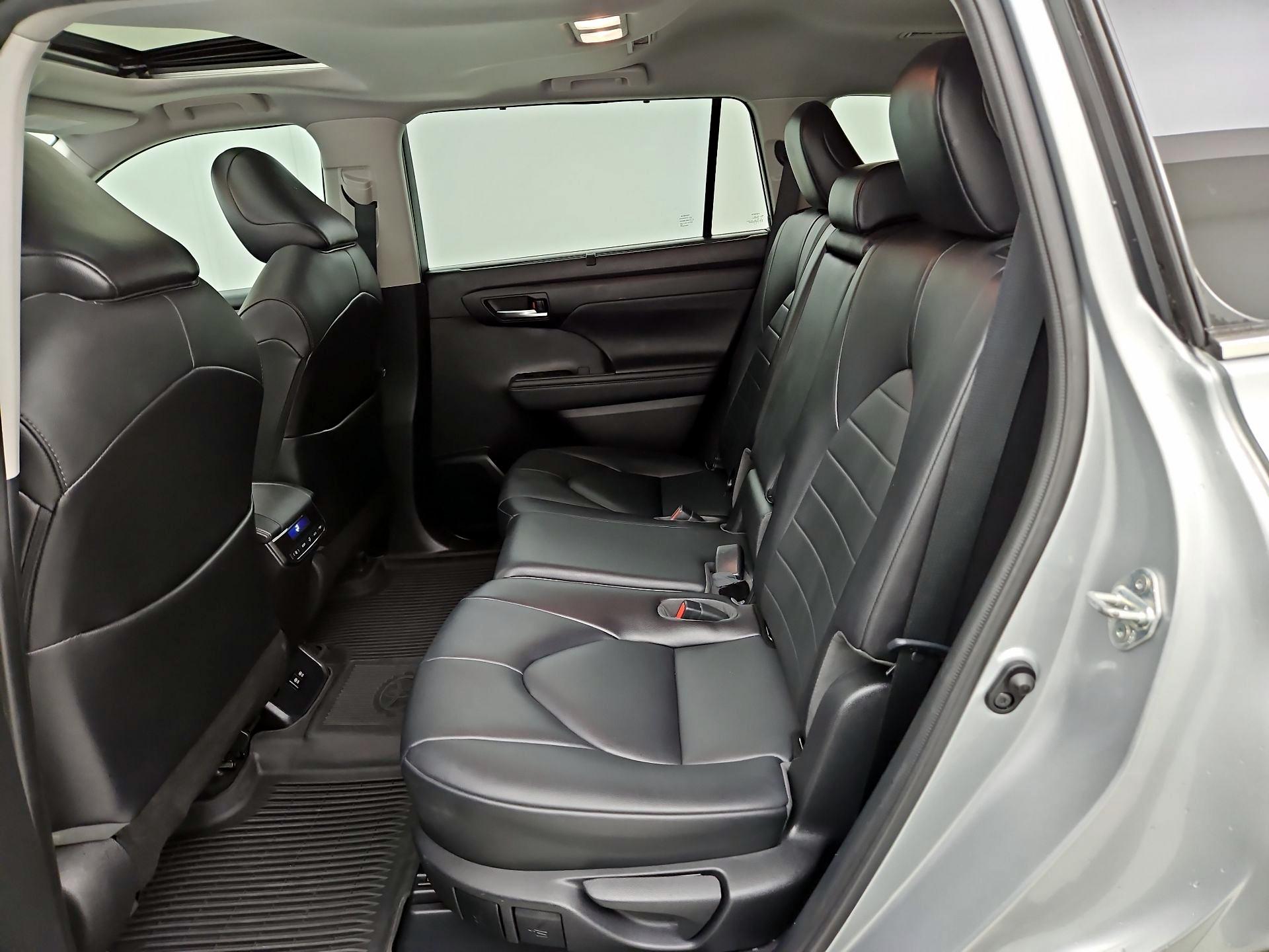 Thumbnail: 2021 Toyota Highlander - 20