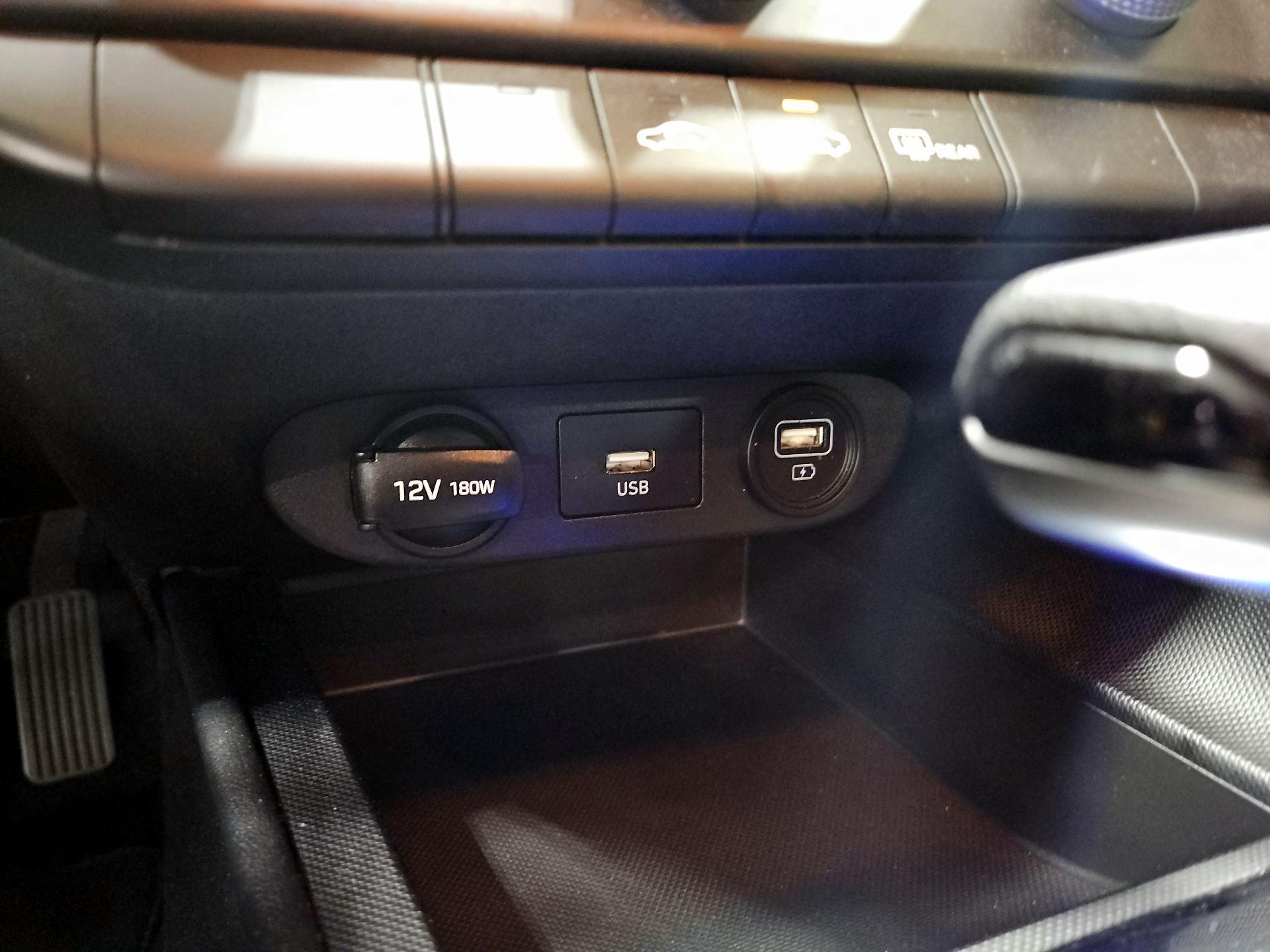 Thumbnail: 2021 Hyundai Elantra - 18