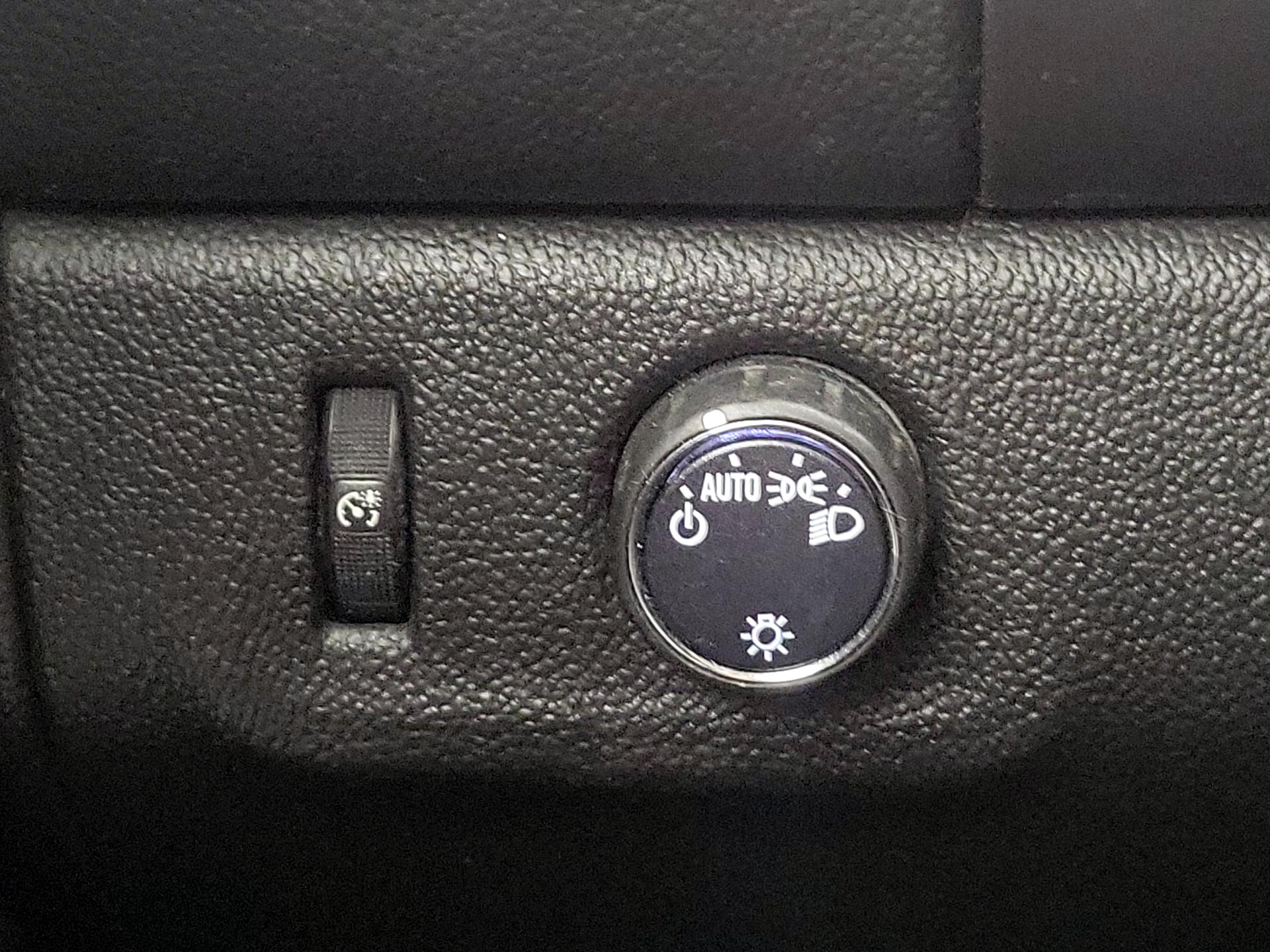 Thumbnail: 2016 Chevrolet Colorado - 13