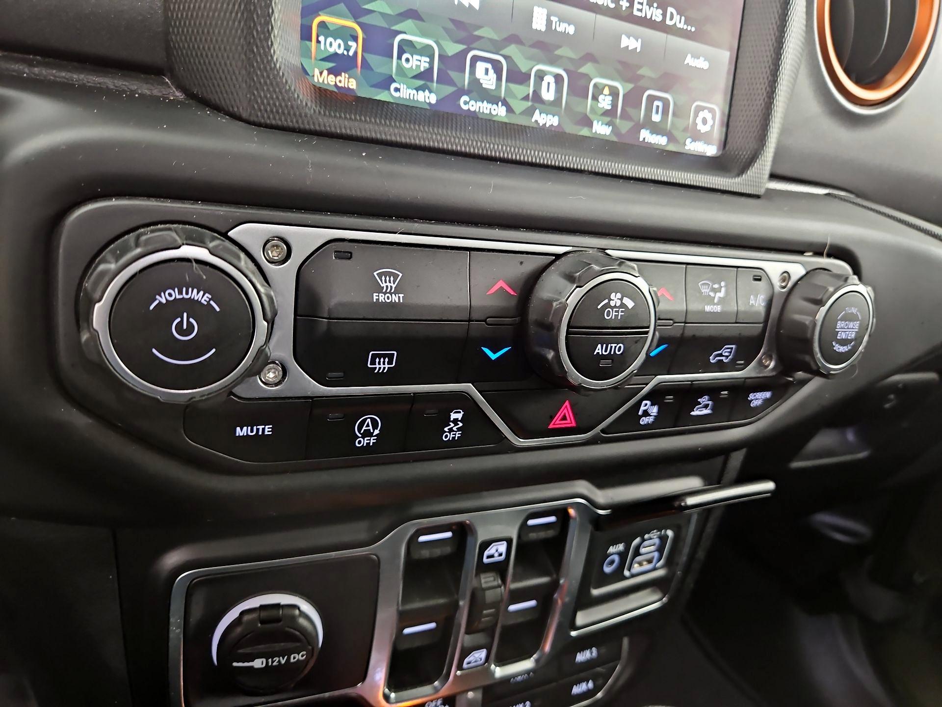 Thumbnail: 2021 Jeep Gladiator - 17