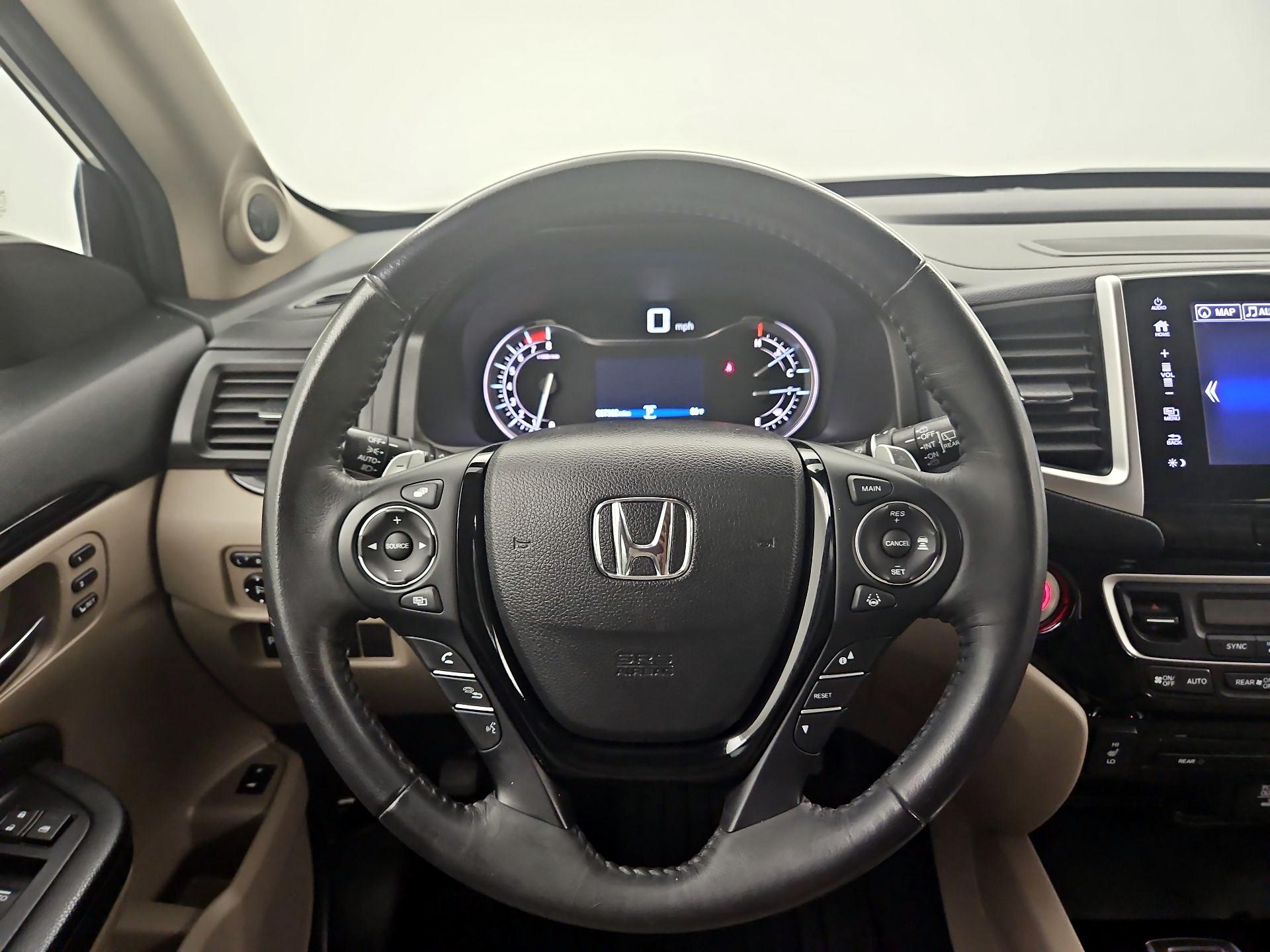 Thumbnail: 2018 Honda Pilot - 10