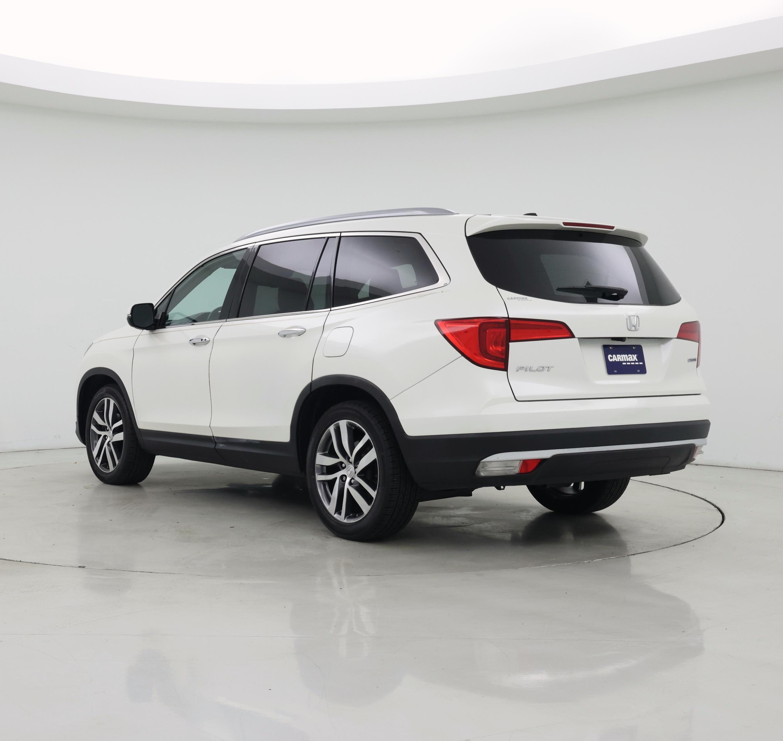 Thumbnail: 2018 Honda Pilot - 2