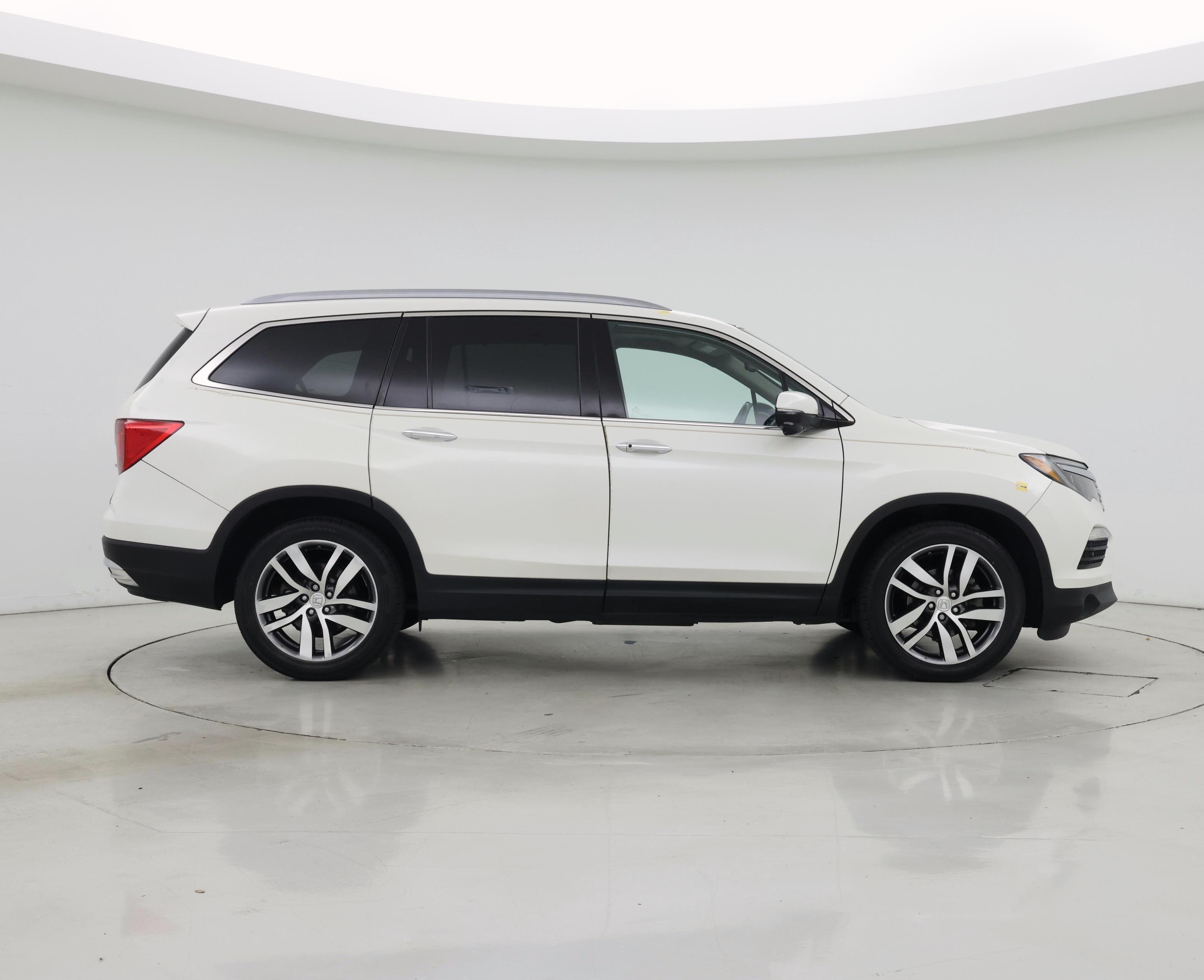 Thumbnail: 2018 Honda Pilot - 7