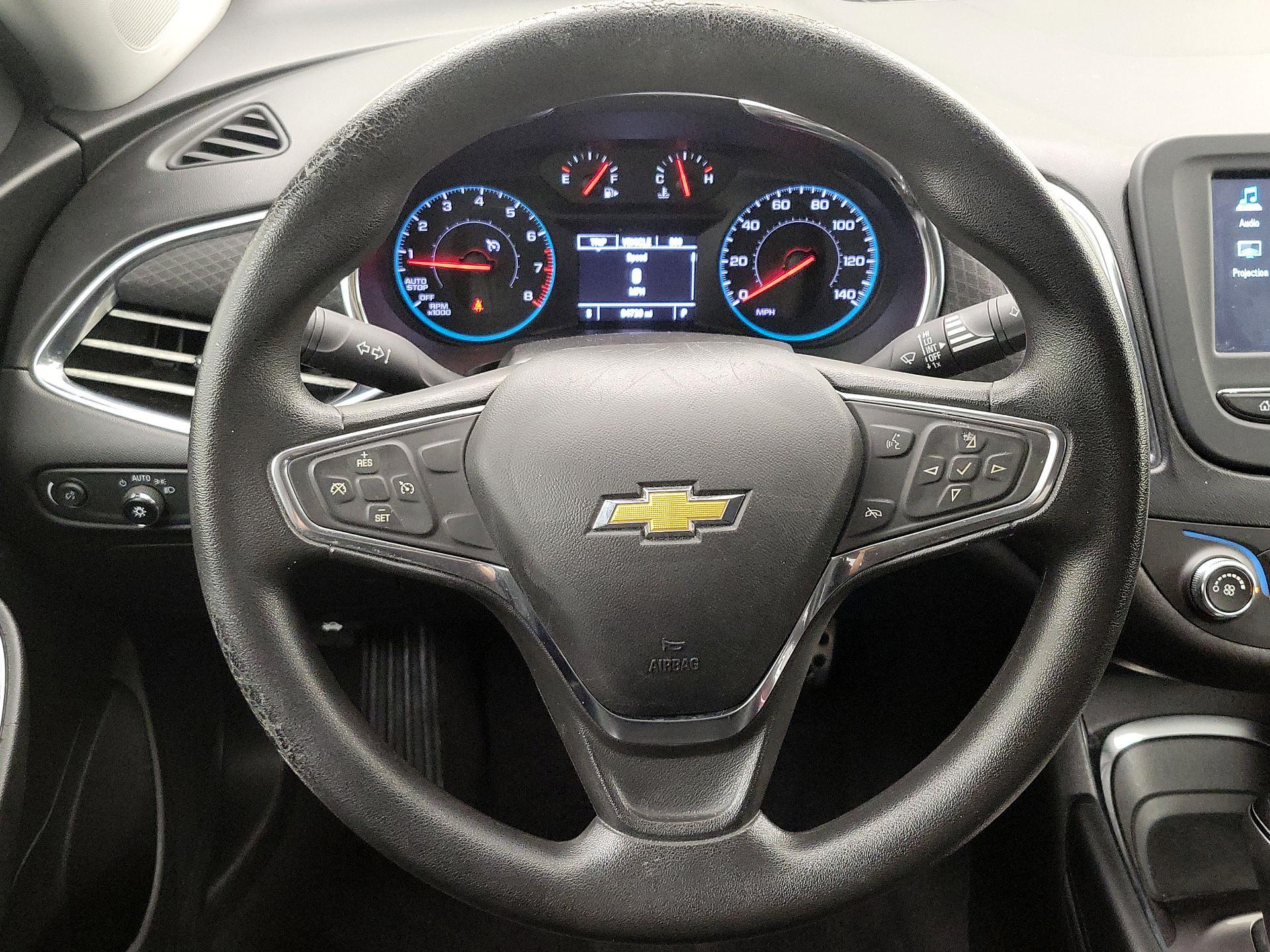 Thumbnail: 2017 Chevrolet Malibu - 10