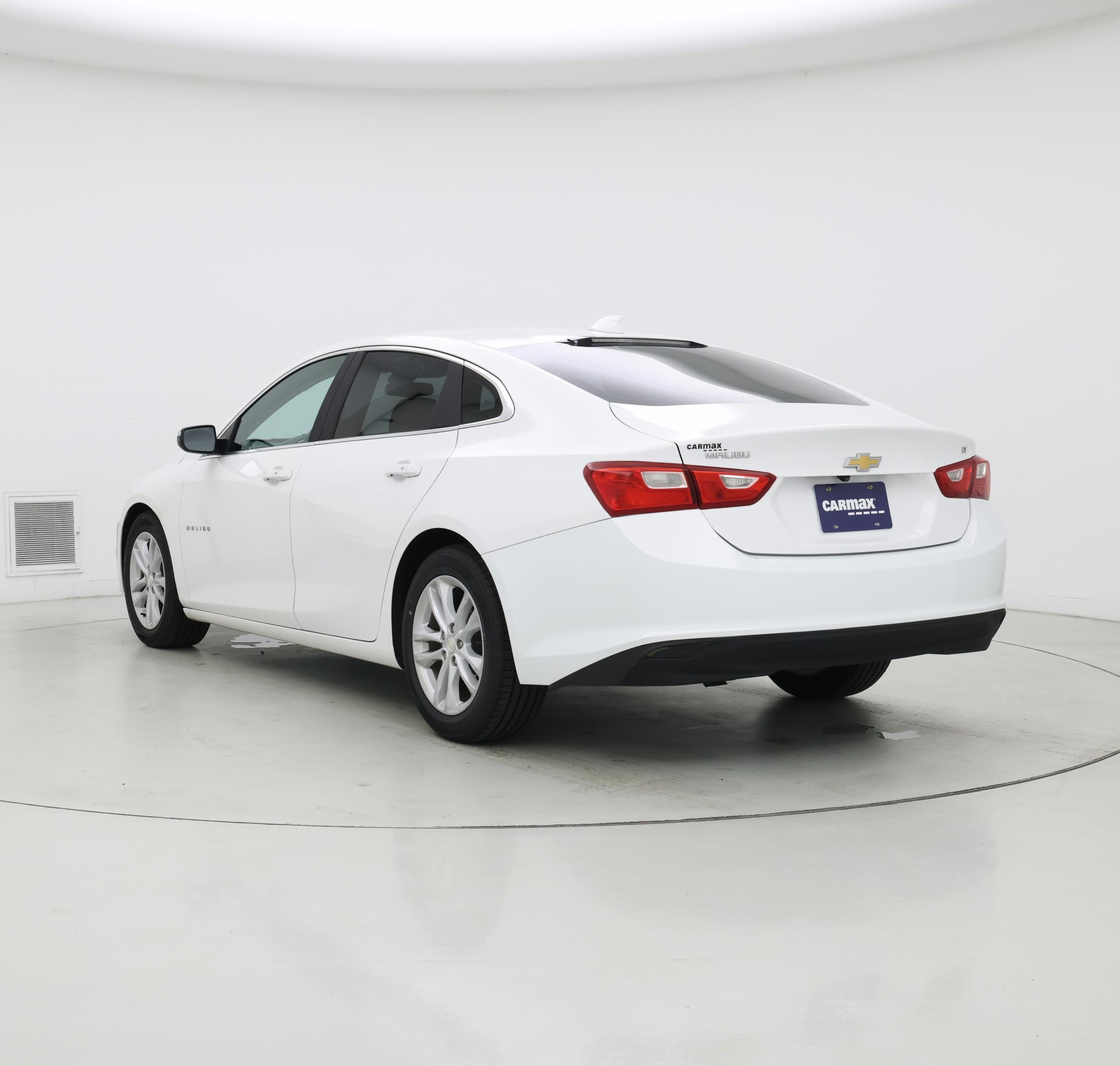 Thumbnail: 2017 Chevrolet Malibu - 2