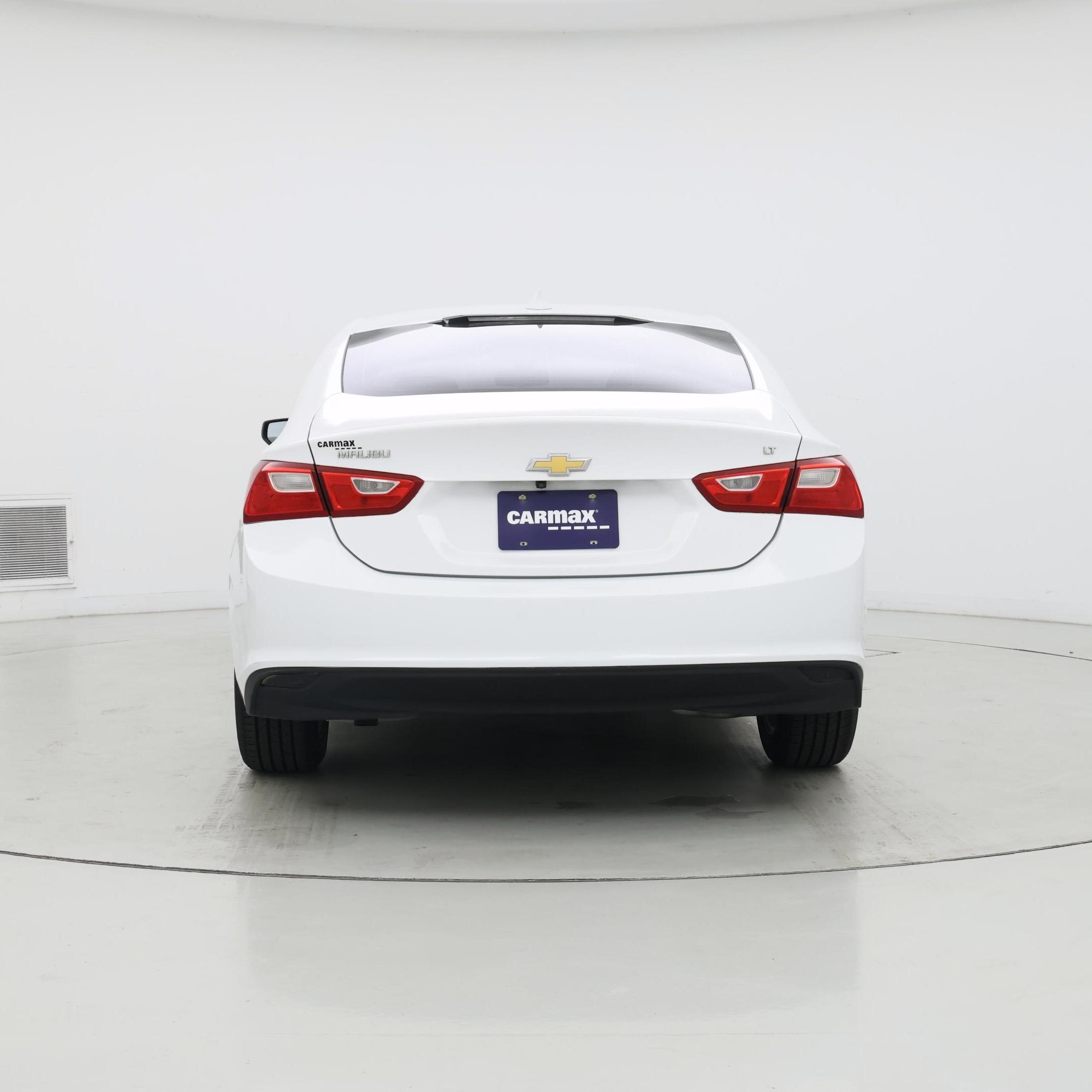 Thumbnail: 2017 Chevrolet Malibu - 6
