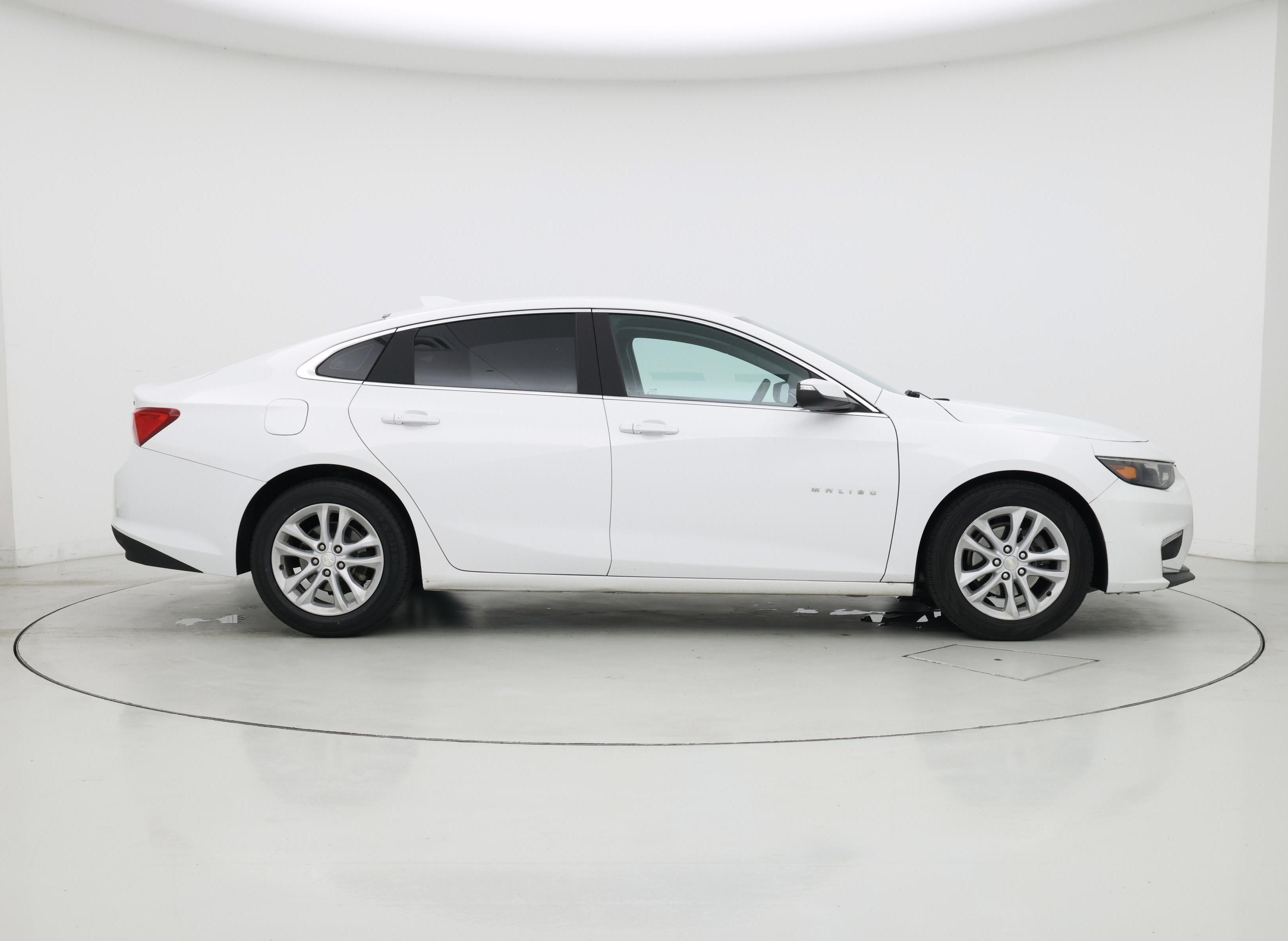 Thumbnail: 2017 Chevrolet Malibu - 7