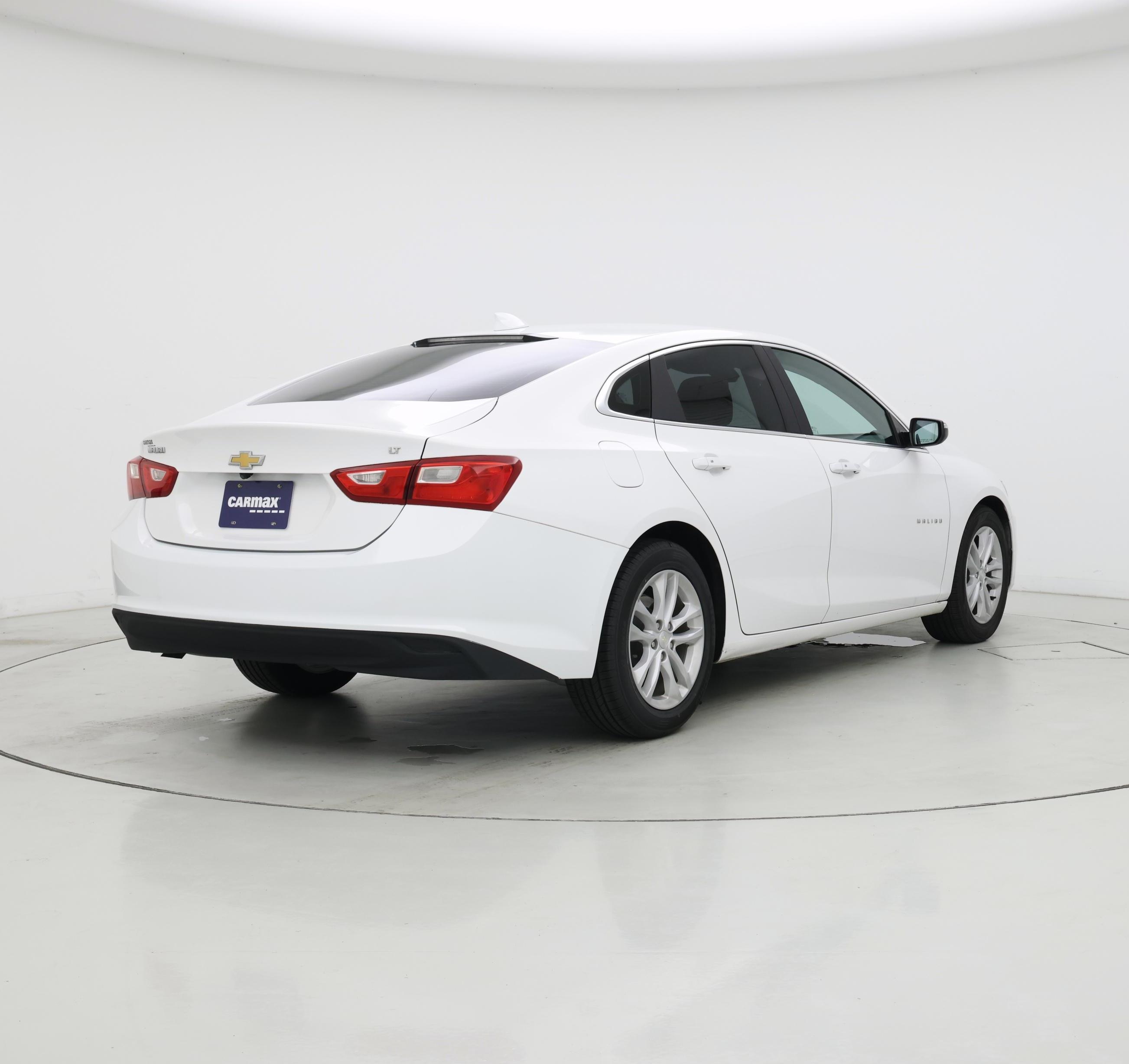 Thumbnail: 2017 Chevrolet Malibu - 8
