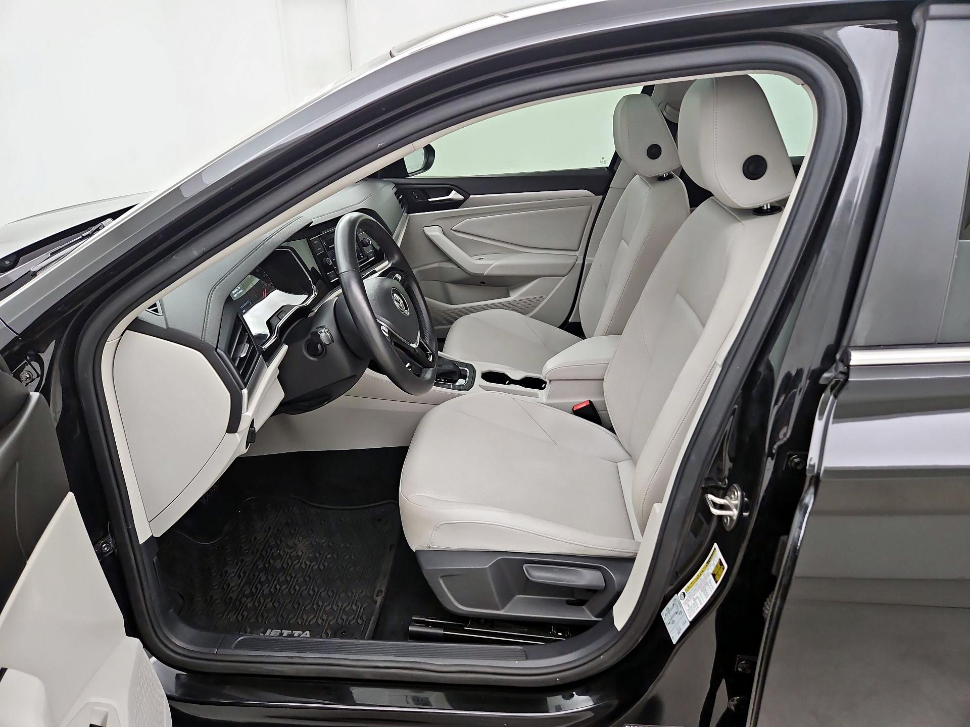 Thumbnail: 2019 Volkswagen Jetta - 11
