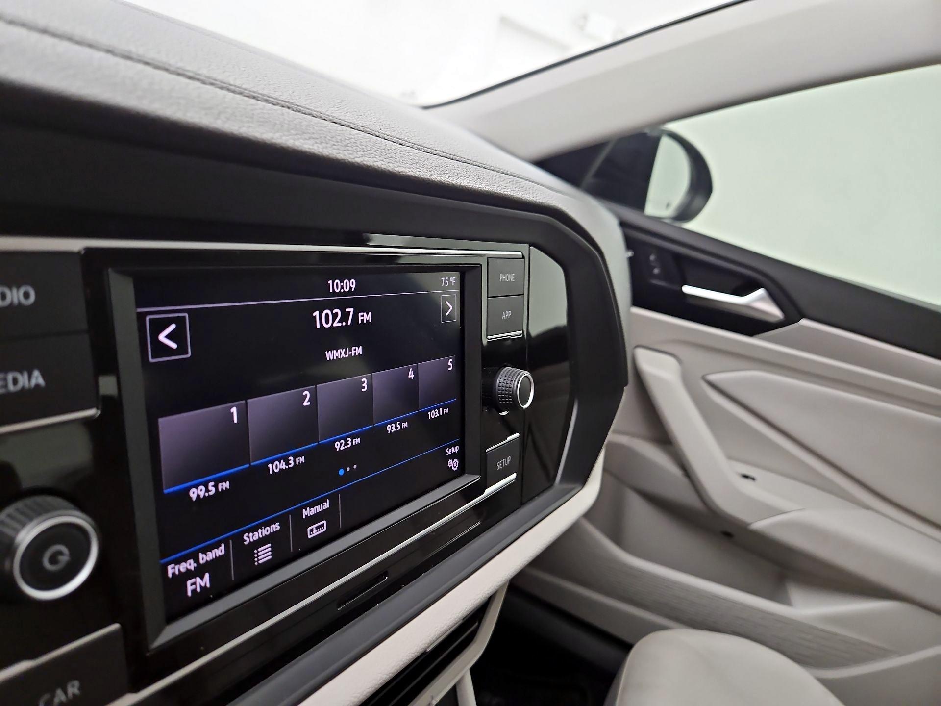 Thumbnail: 2019 Volkswagen Jetta - 15