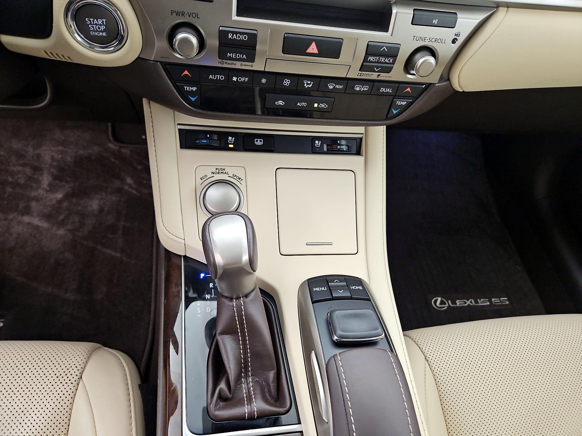 Thumbnail: 2016 Lexus ES - 17