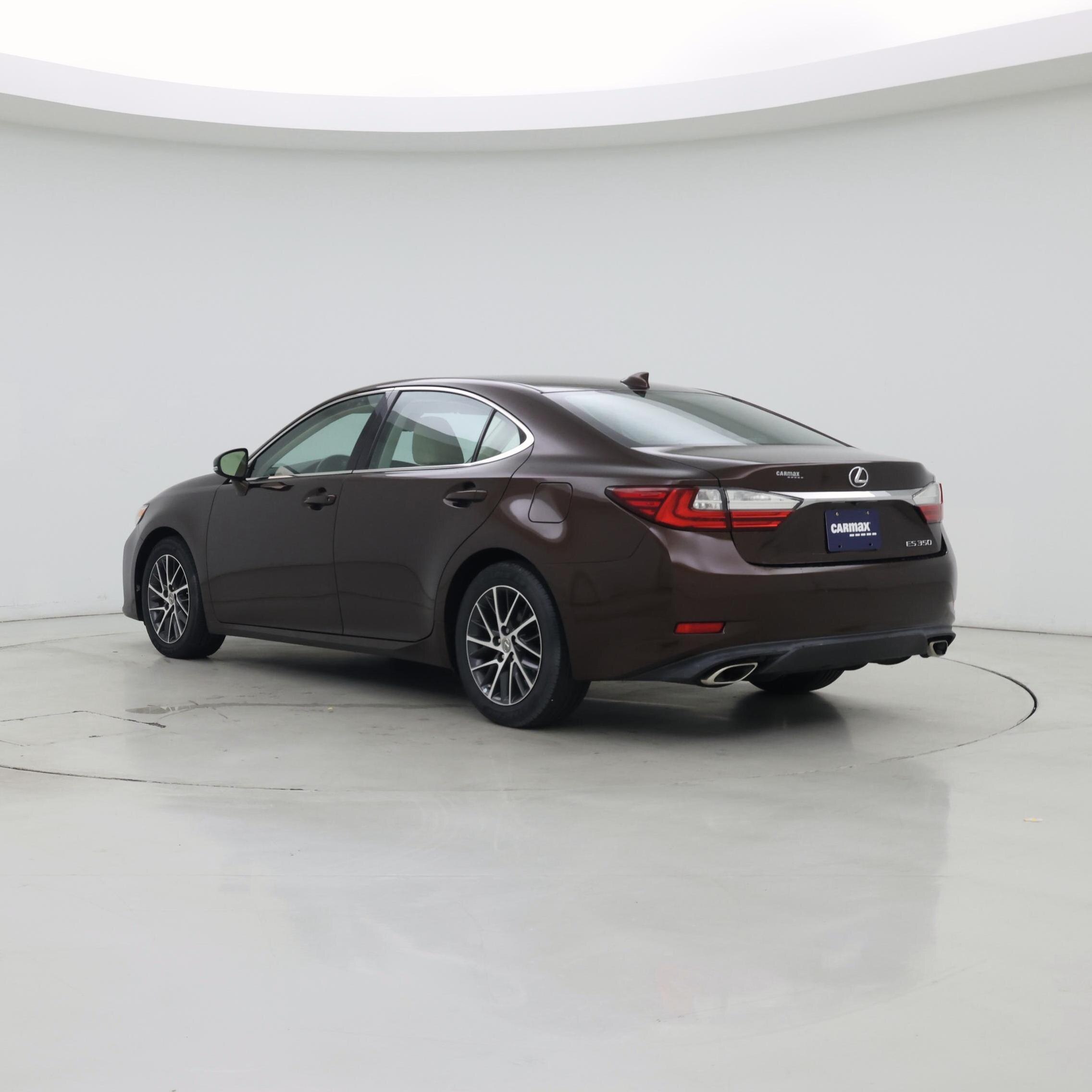 Thumbnail: 2016 Lexus ES - 2