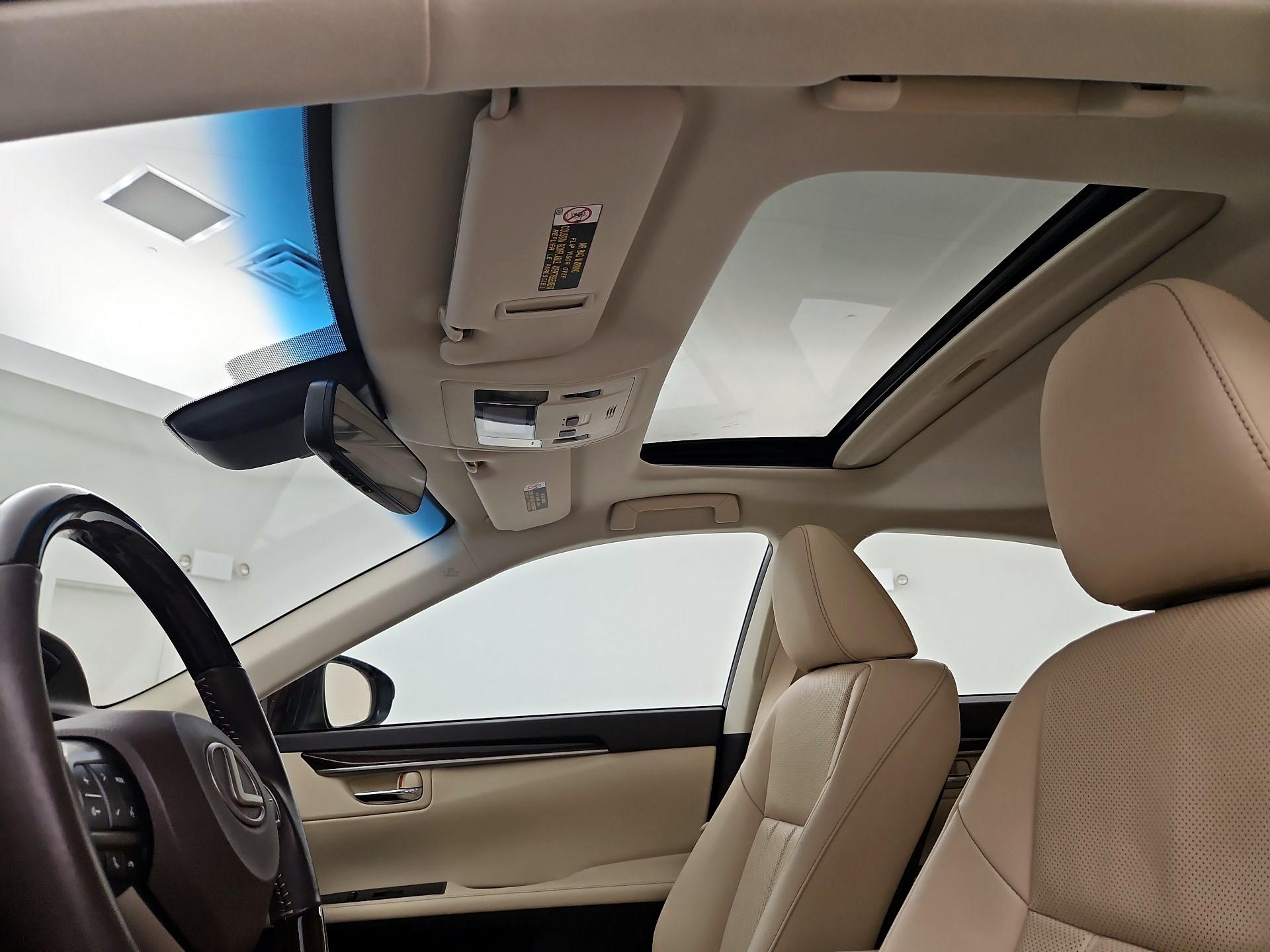 Thumbnail: 2016 Lexus ES - 19