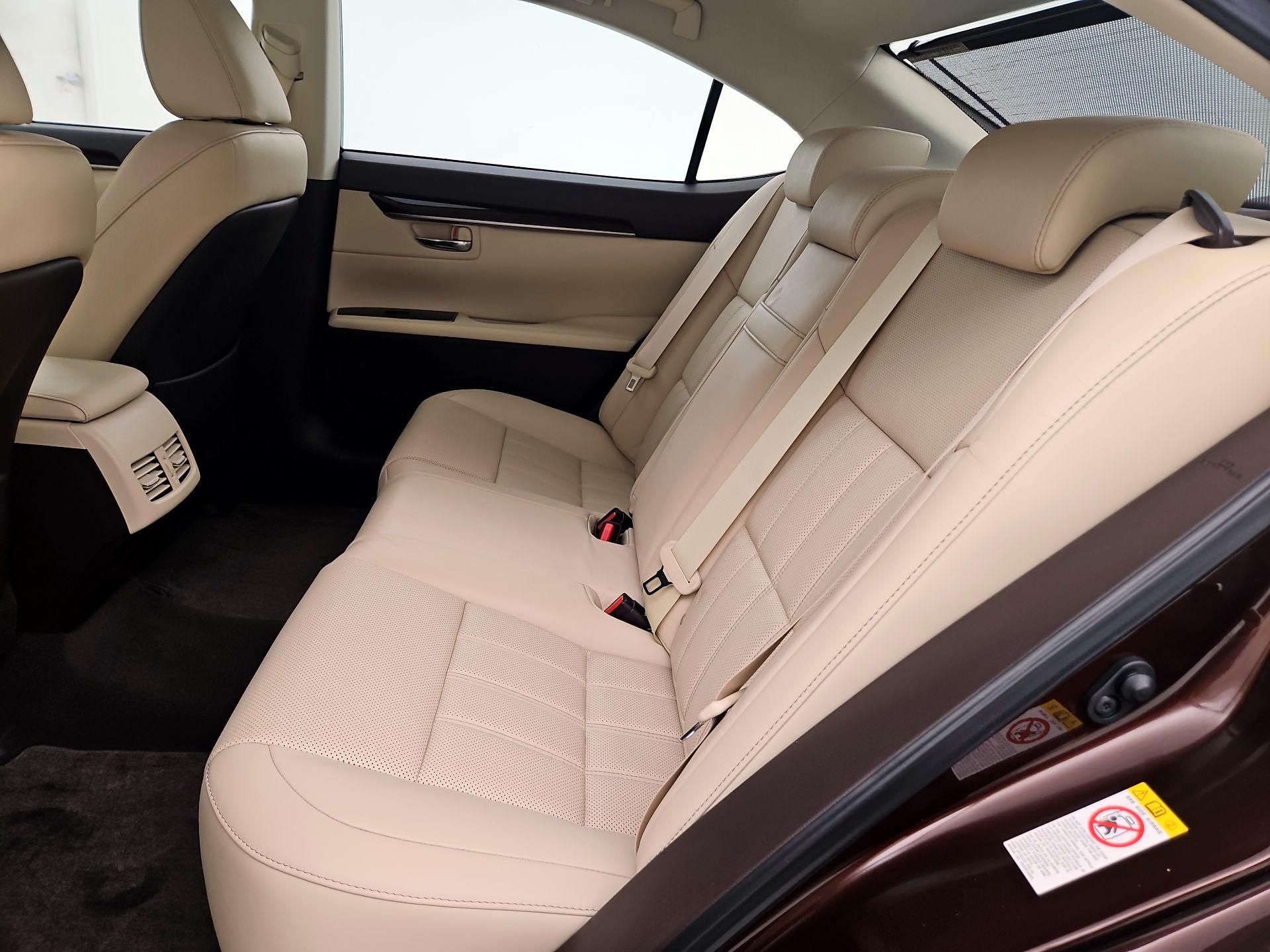 Thumbnail: 2016 Lexus ES - 20
