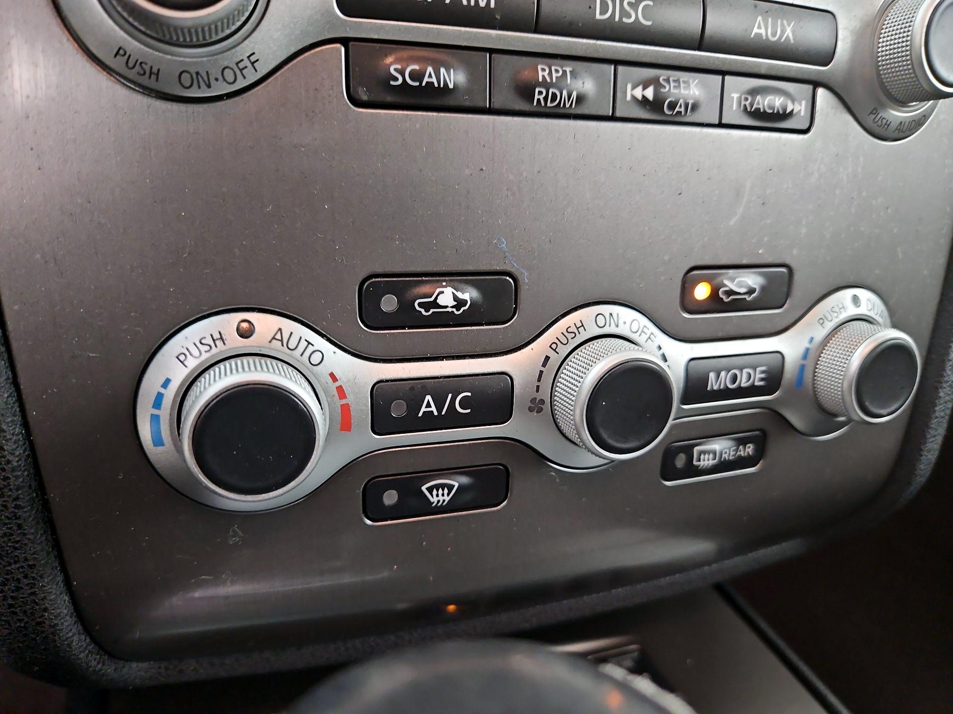 Thumbnail: 2014 Nissan Maxima - 16