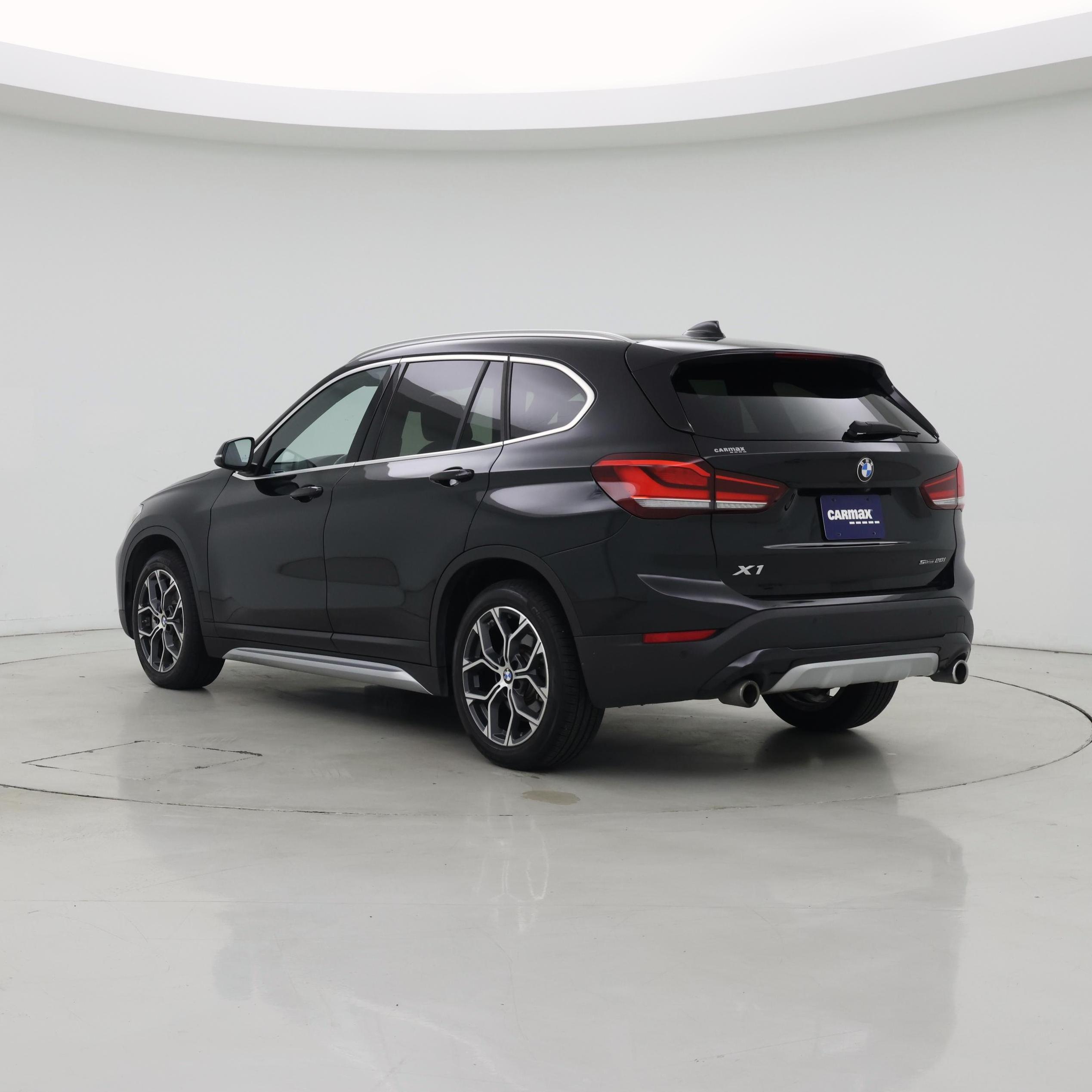 Thumbnail: 2021 BMW X1 - 2