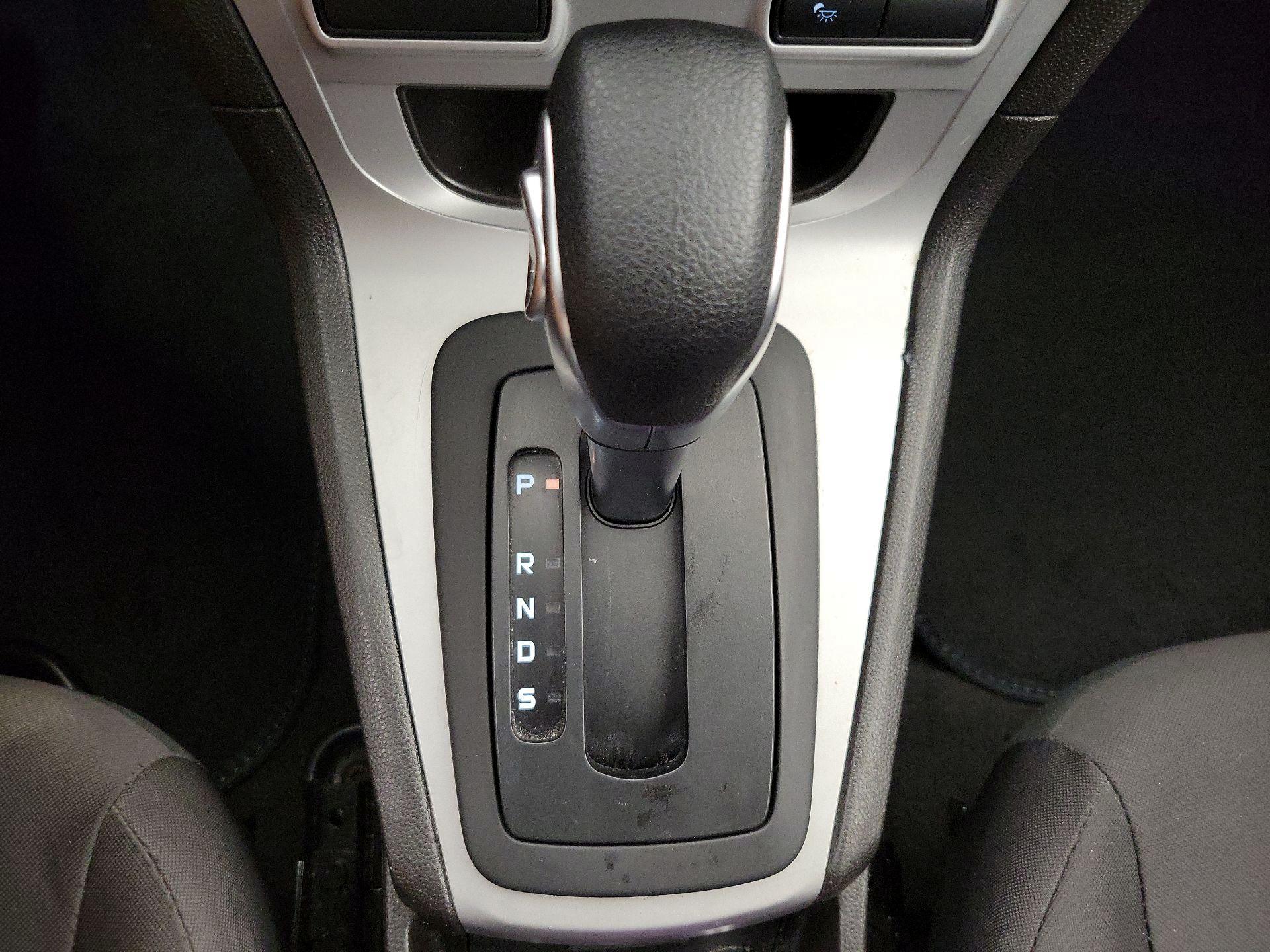 Thumbnail: 2015 Ford Fiesta - 16