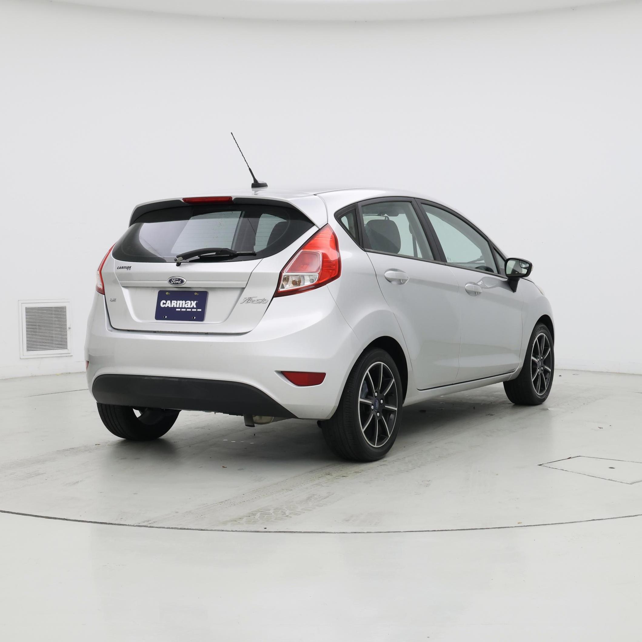 Thumbnail: 2015 Ford Fiesta - 8