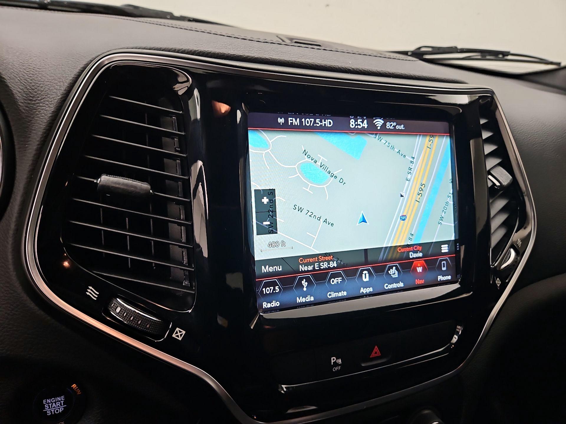 Thumbnail: 2019 Jeep Cherokee - 14