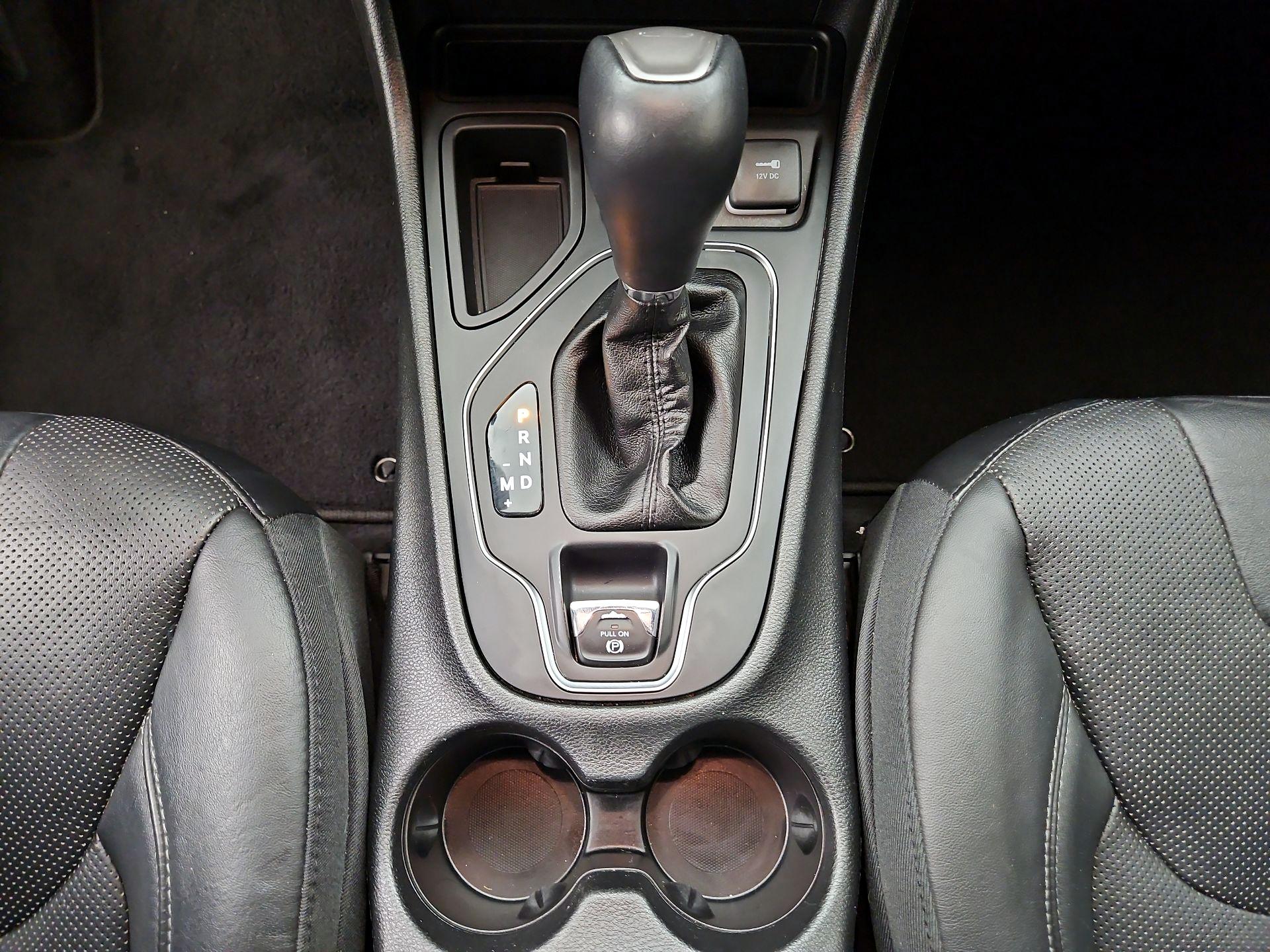 Thumbnail: 2019 Jeep Cherokee - 18