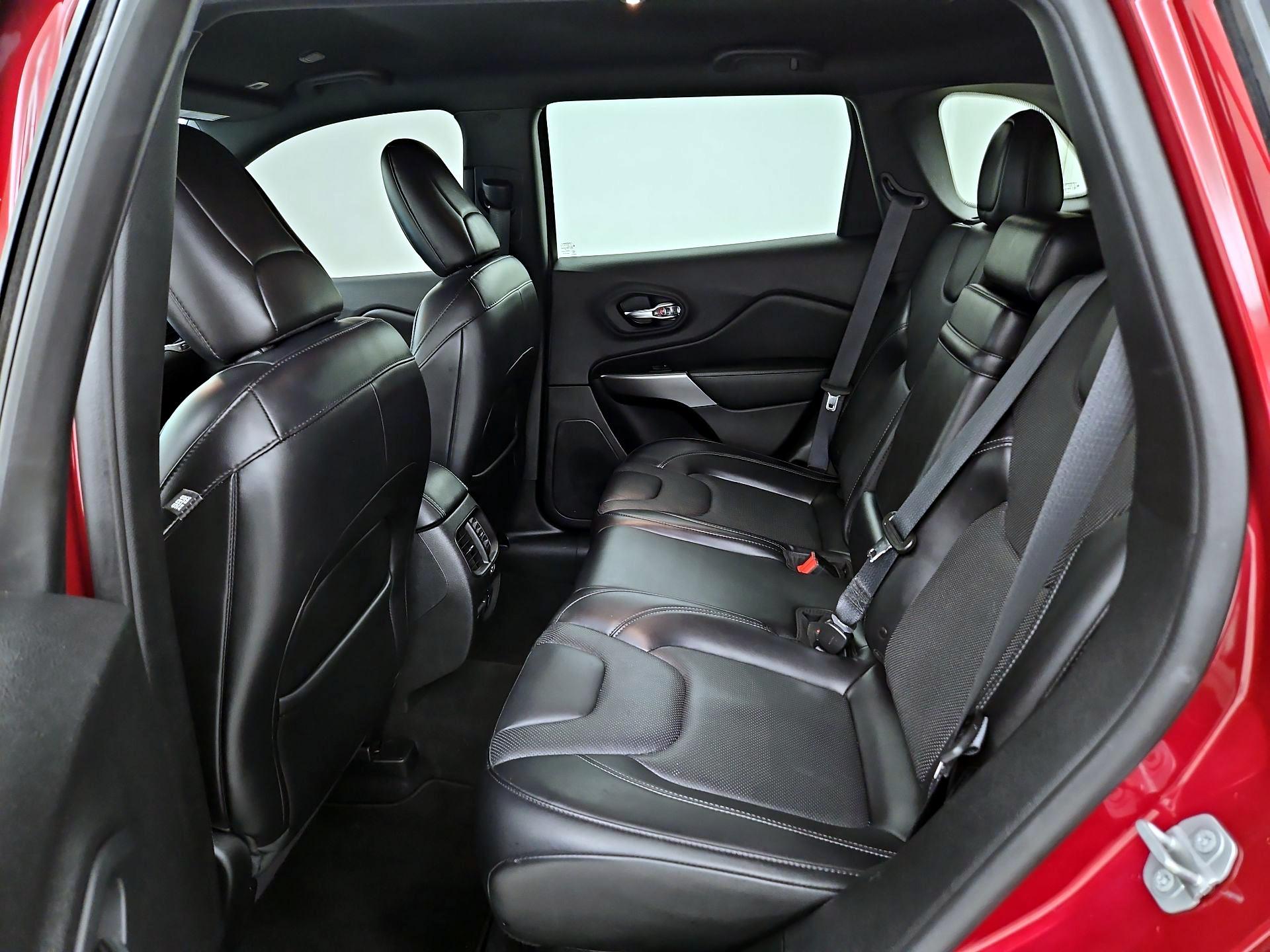 Thumbnail: 2019 Jeep Cherokee - 20