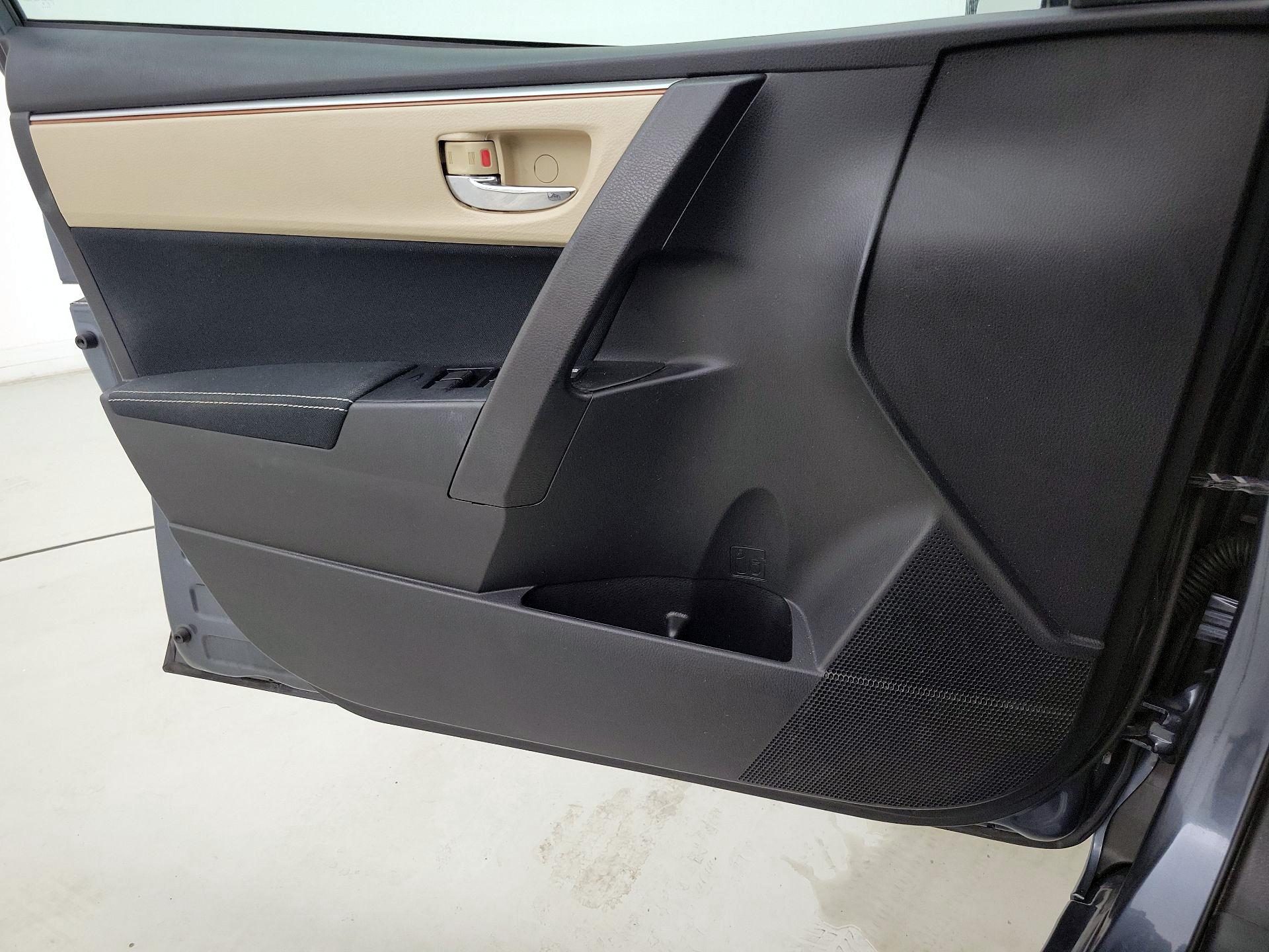 Thumbnail: 2015 Toyota Corolla - 12